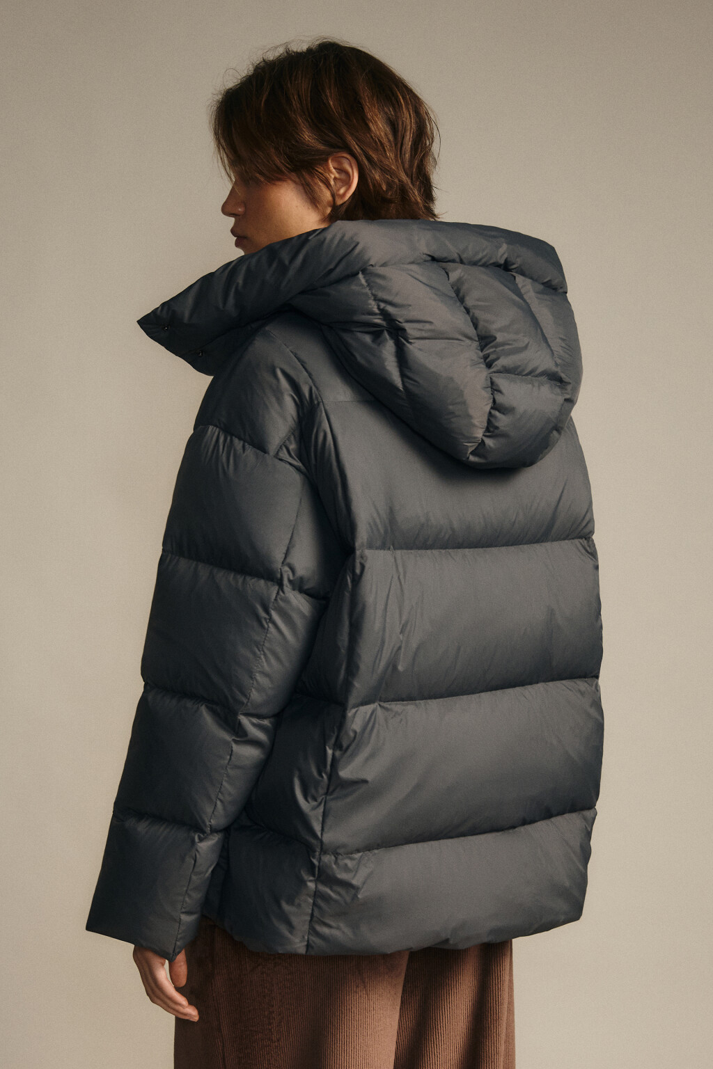 Пуховик на натуральном утеплителе - цвет серый - 4