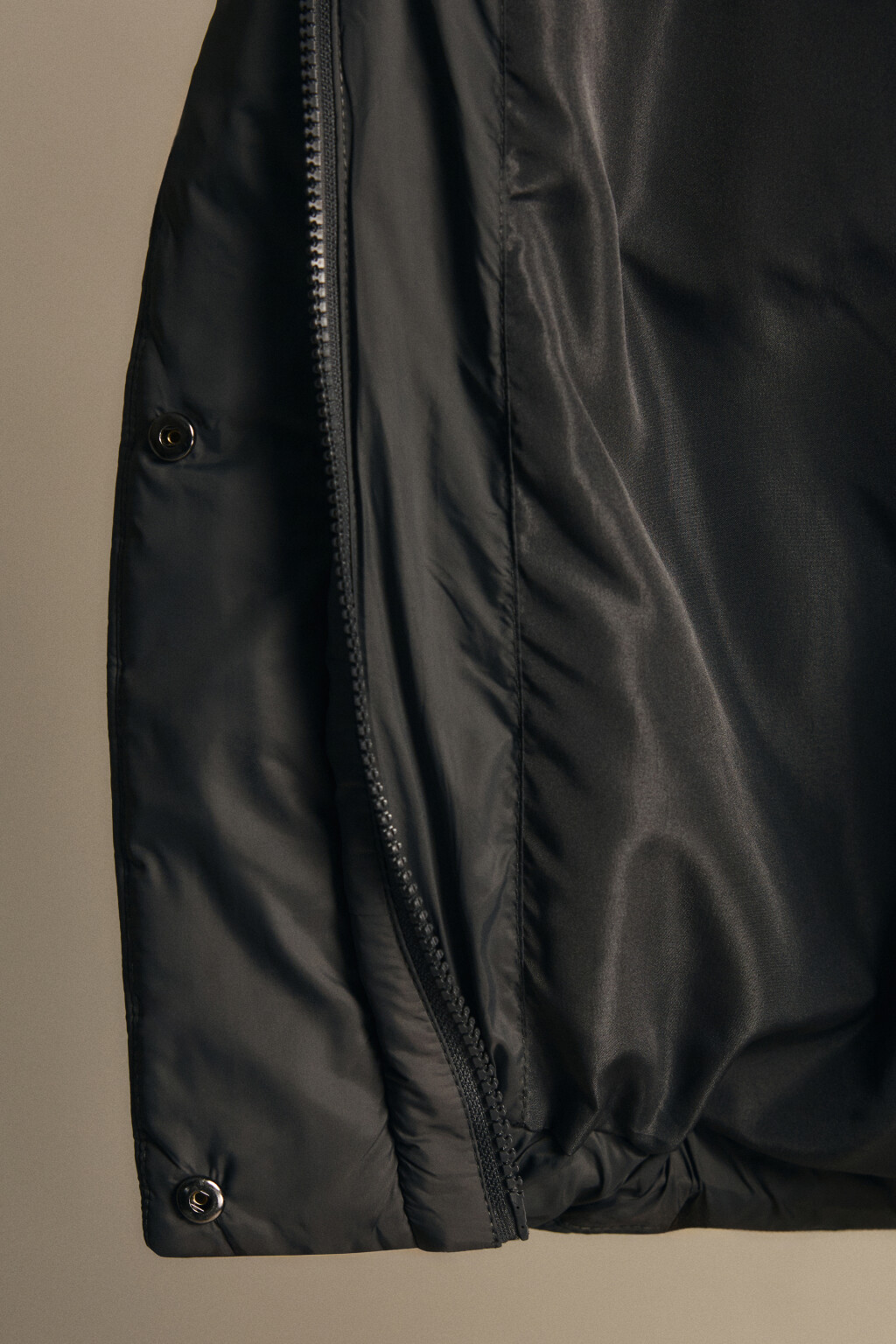 Пуховик на натуральном утеплителе - цвет серый - 8