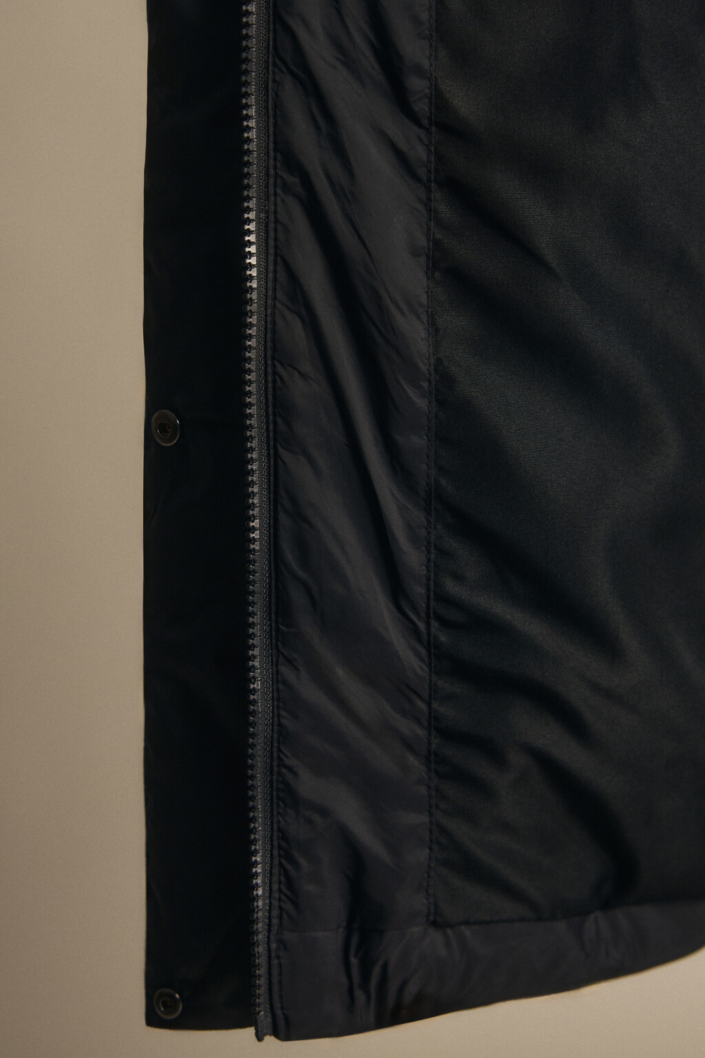 Пуховик на натуральном утеплителе - цвет черный - 7