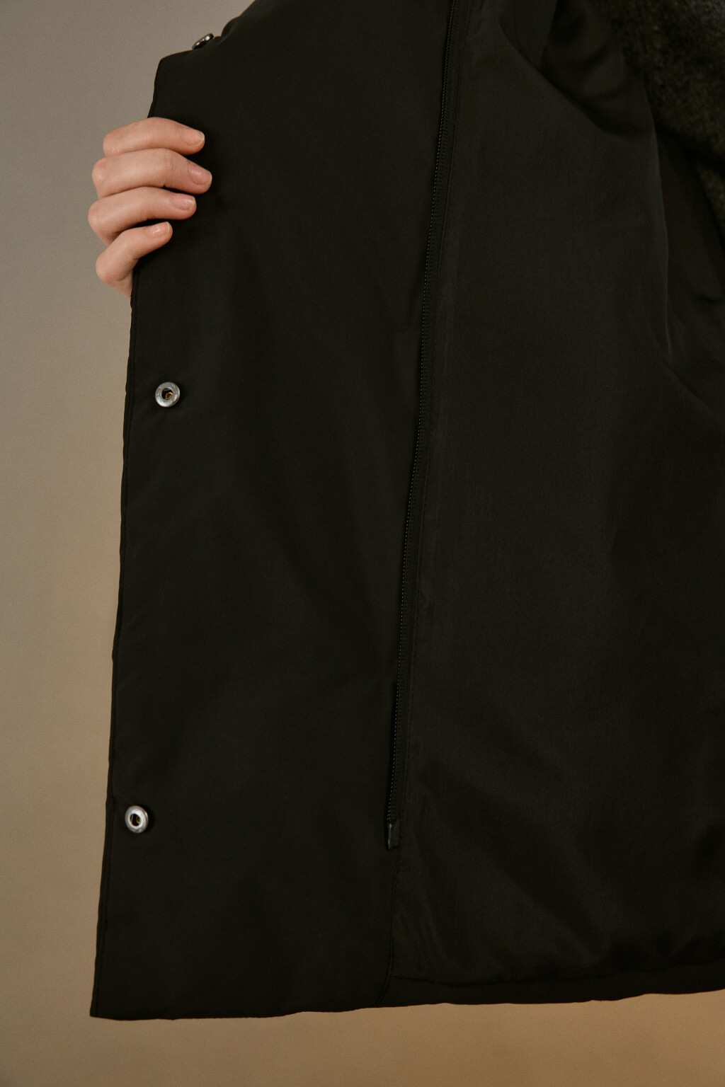 Куртка стеганая с капюшоном и поясом - цвет черный - 7