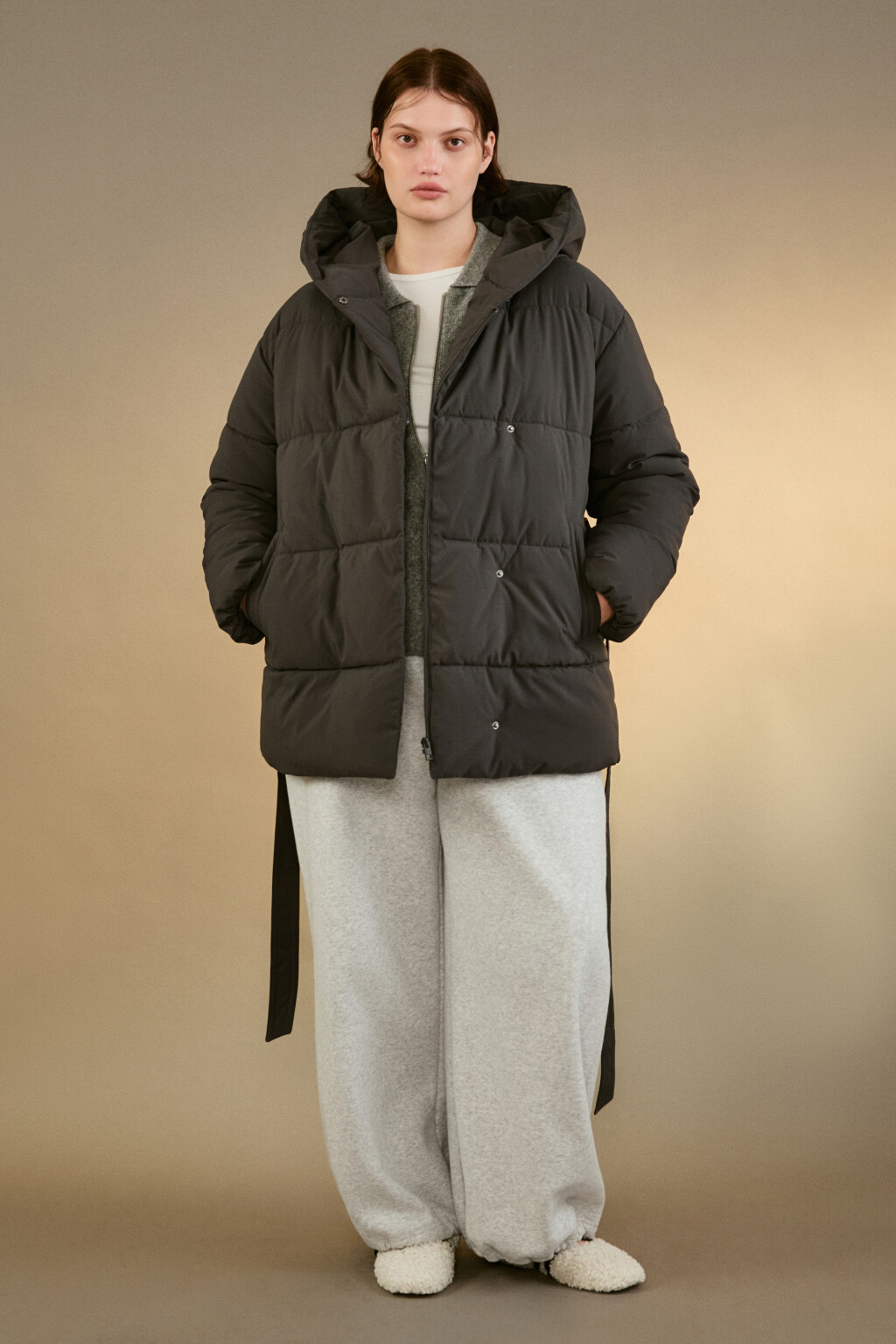 Куртка стеганая с капюшоном и поясом - цвет серый - 4