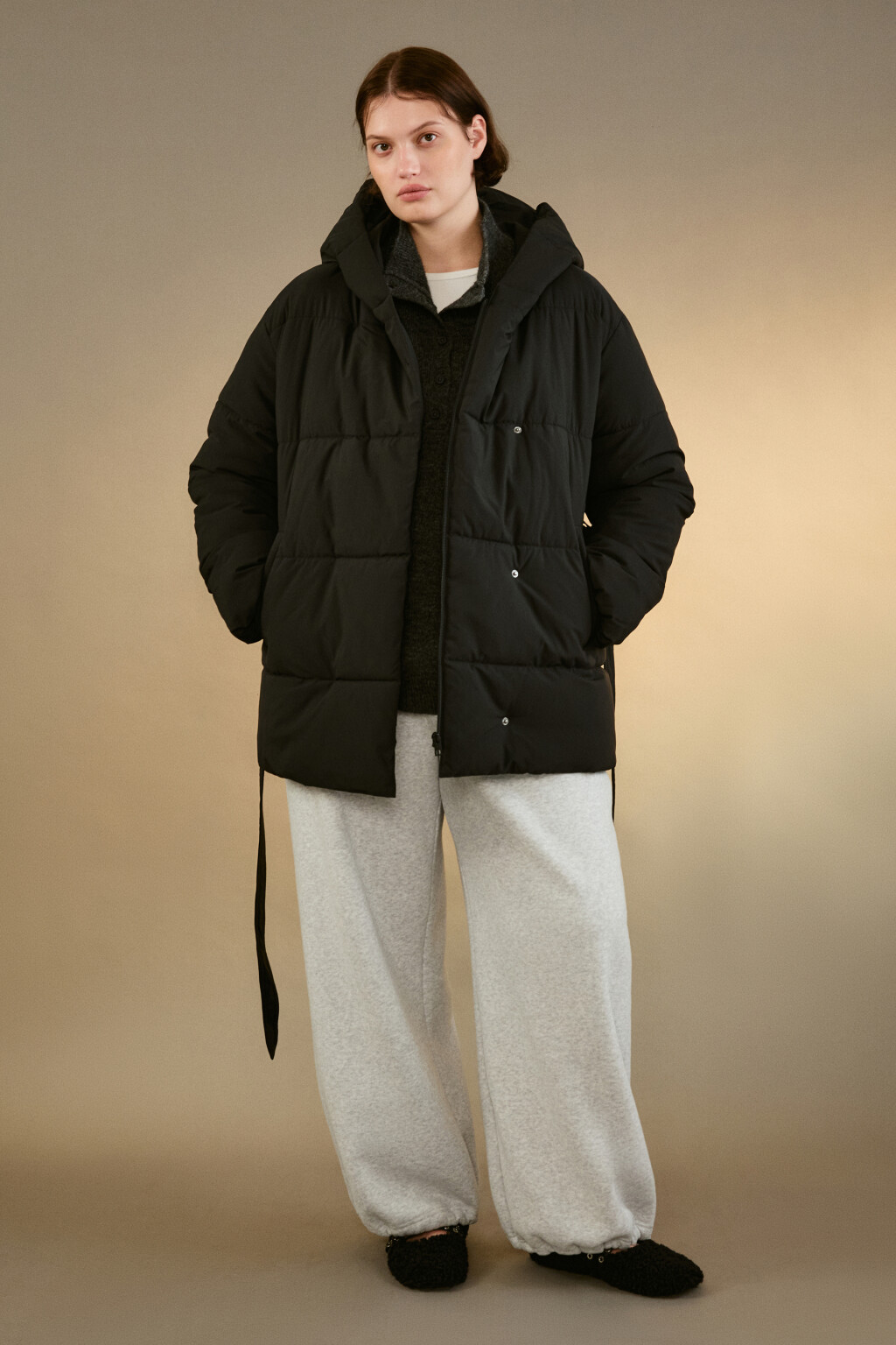 Куртка стеганая с капюшоном и поясом - цвет черный - 5