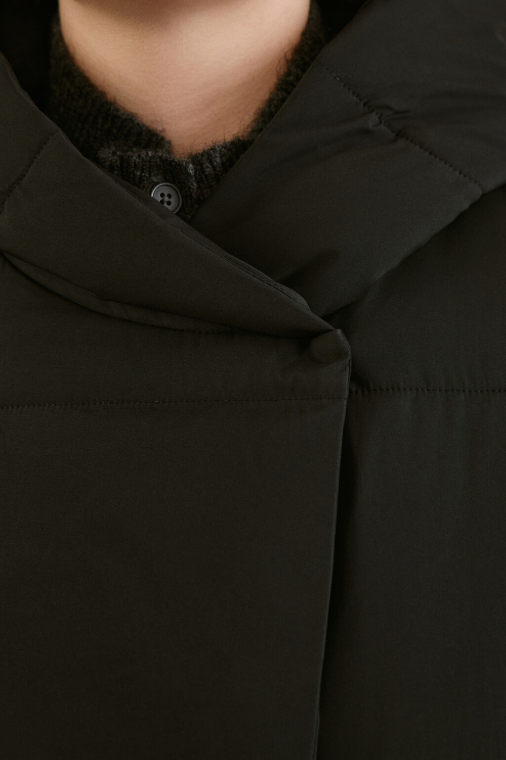 Куртка стеганая с капюшоном и поясом - цвет черный - 6