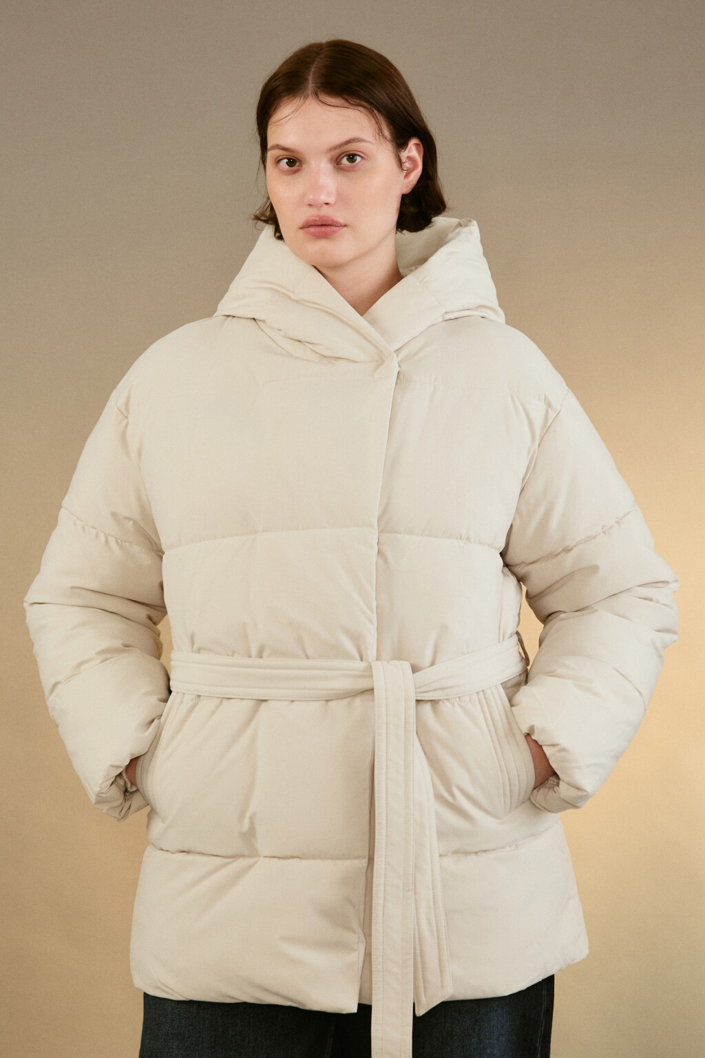 Куртка стеганая с капюшоном и поясом - цвет молочный - 2