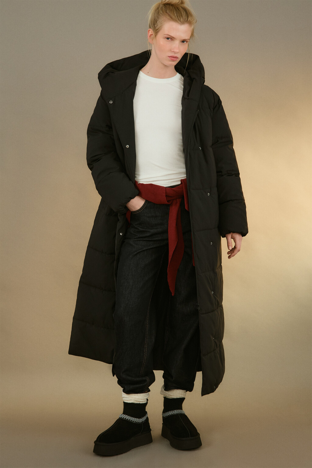 Пальто стеганое с капюшоном и поясом - цвет черный - 1
