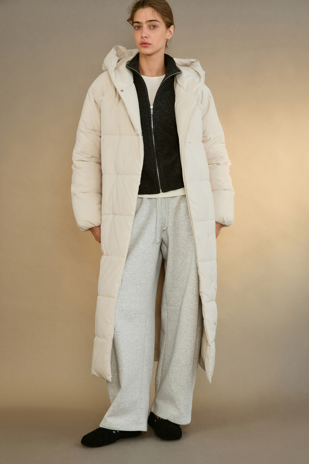 Пальто стеганое с капюшоном и поясом - цвет молочный - 1