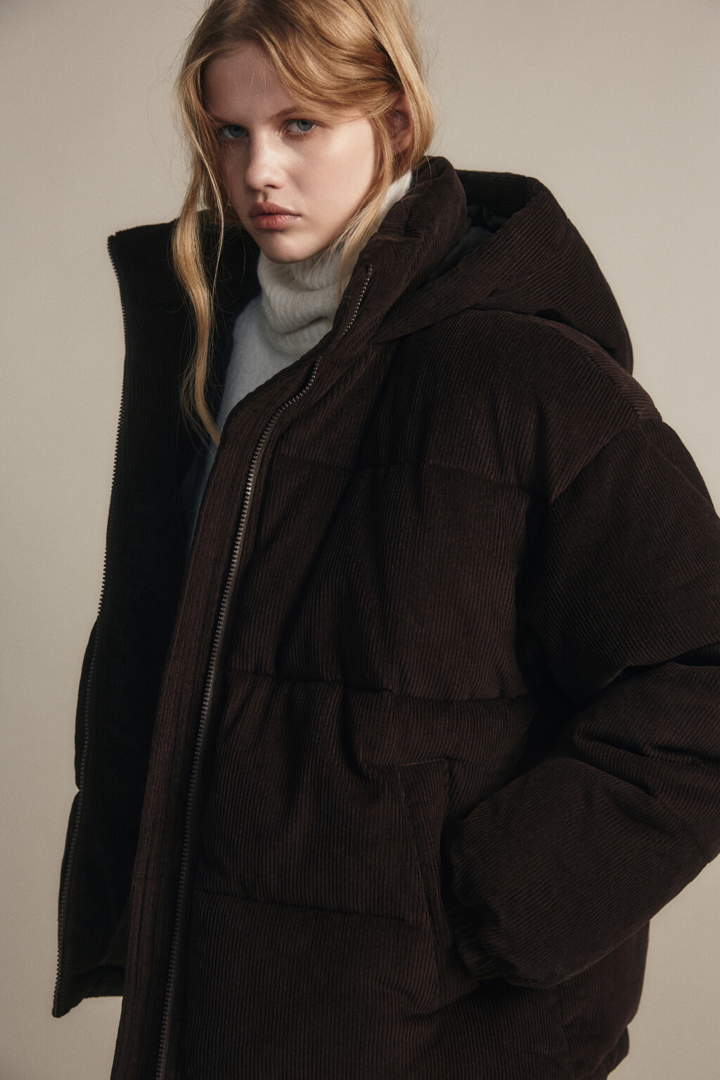 Куртка стеганая вельветовая - цвет коричневый - 4