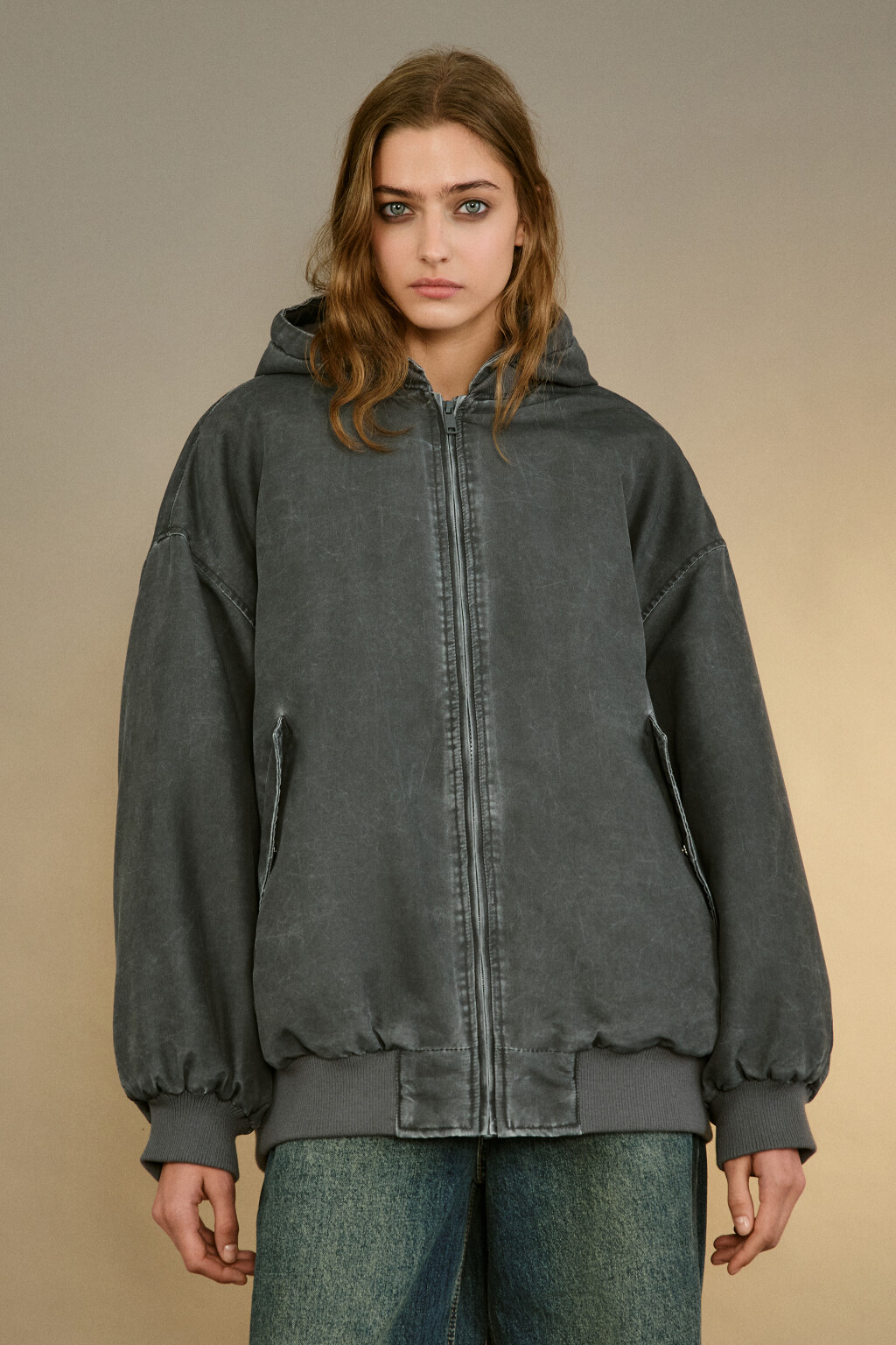 Куртка-бомбер oversize с капюшоном - цвет серый - 2