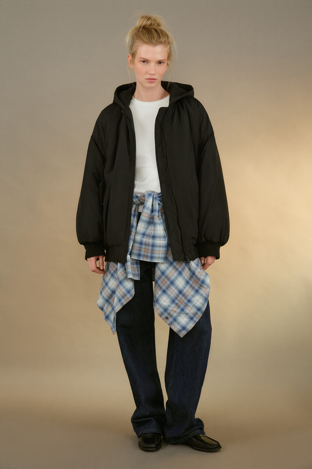 Куртка-бомбер oversize с капюшоном - цвет черный - 4