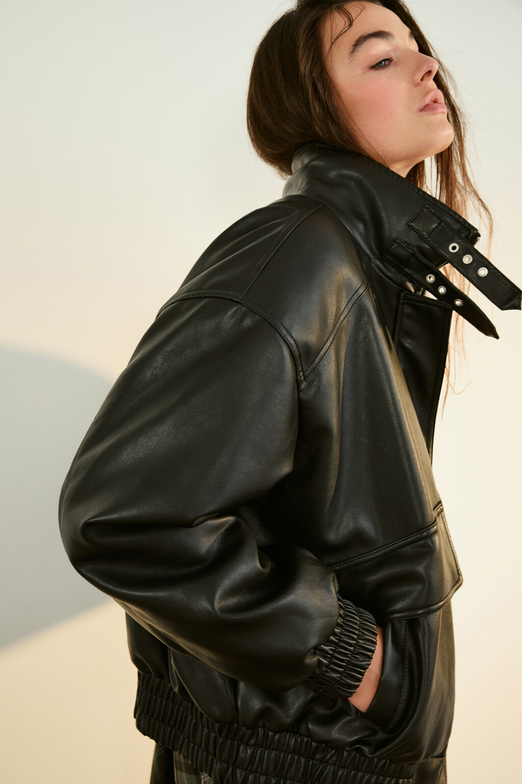 Куртка-бомбер с теплой подкладкой - цвет черный - 2