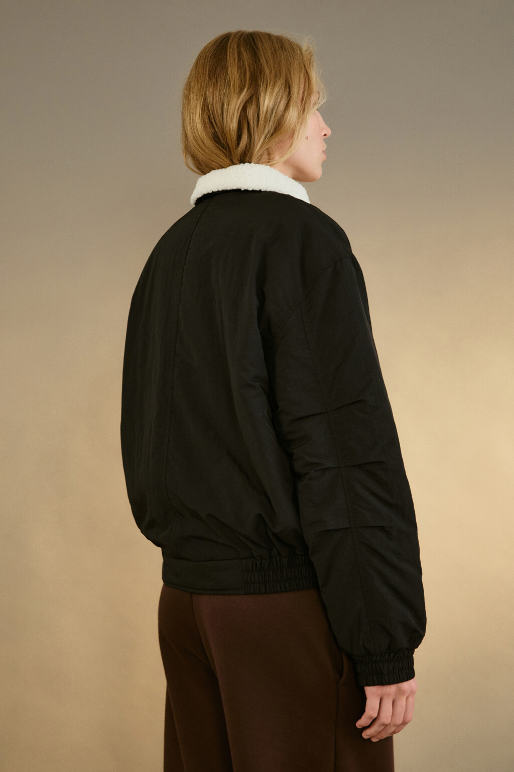 Куртка-бомбер с воротником-авиатор - цвет черный - 3