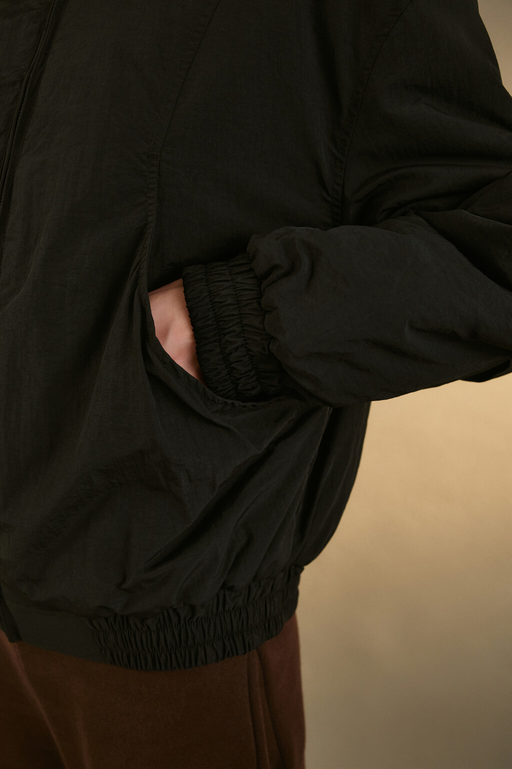 Куртка-бомбер с воротником-авиатор - цвет черный - 6