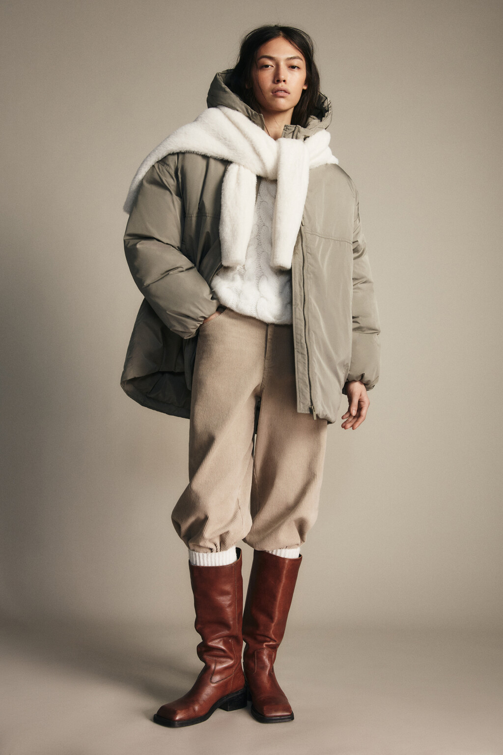 Куртка на утеплителе с капюшоном - цвет зеленый - 4