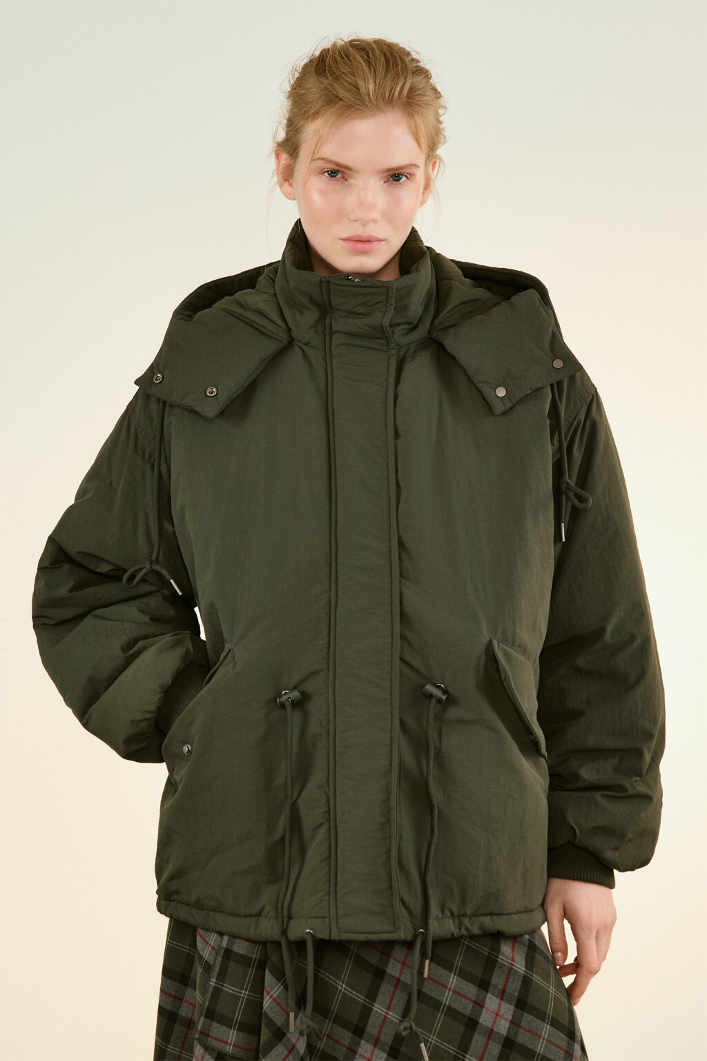 Куртка-парка с капюшоном и поясом - цвет зеленый - 2