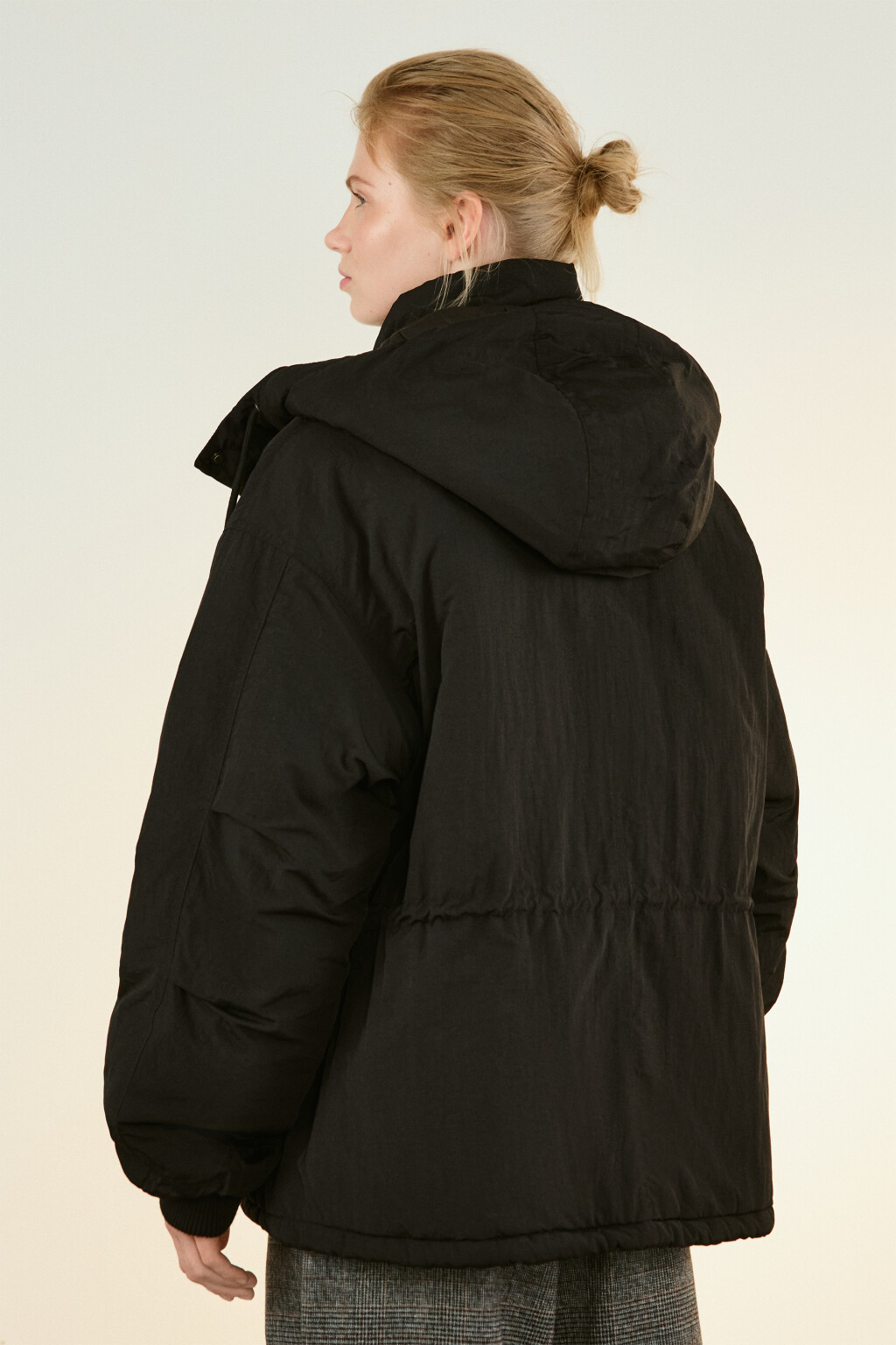 Куртка-парка с капюшоном и поясом - цвет черный - 3