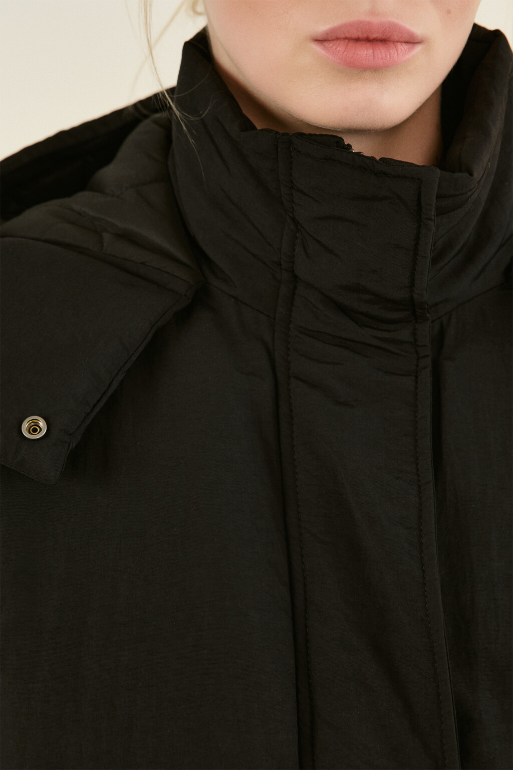 Куртка-парка с капюшоном и поясом - цвет черный - 5