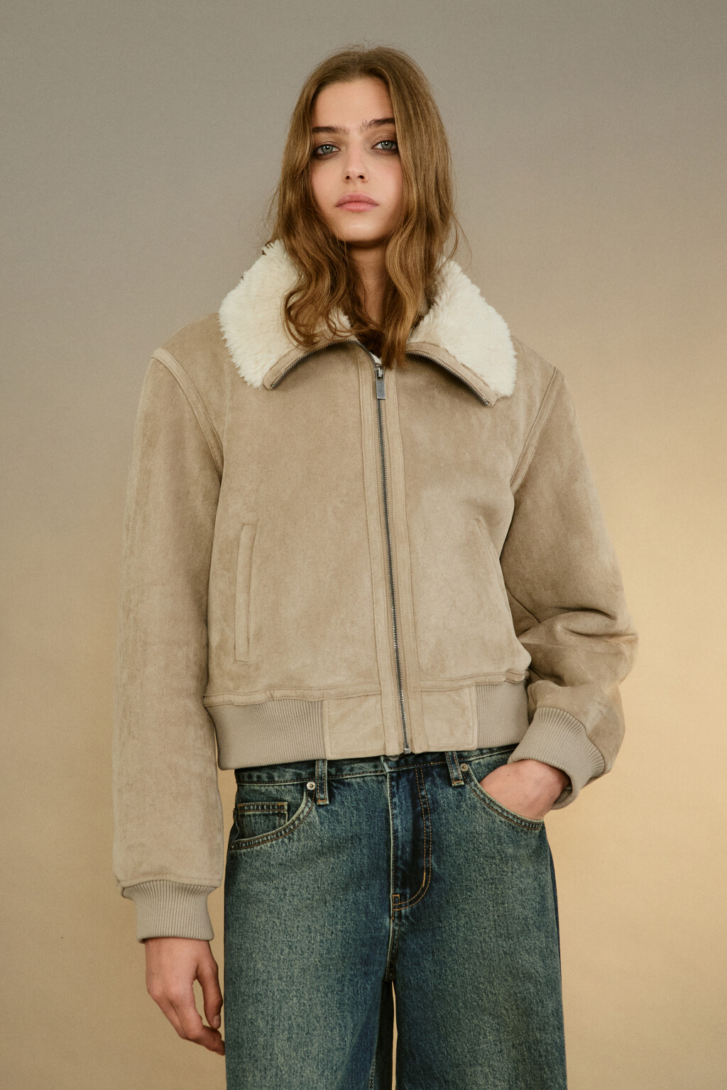 Куртка-бомбер с меховым воротником - цвет бежевый - 3