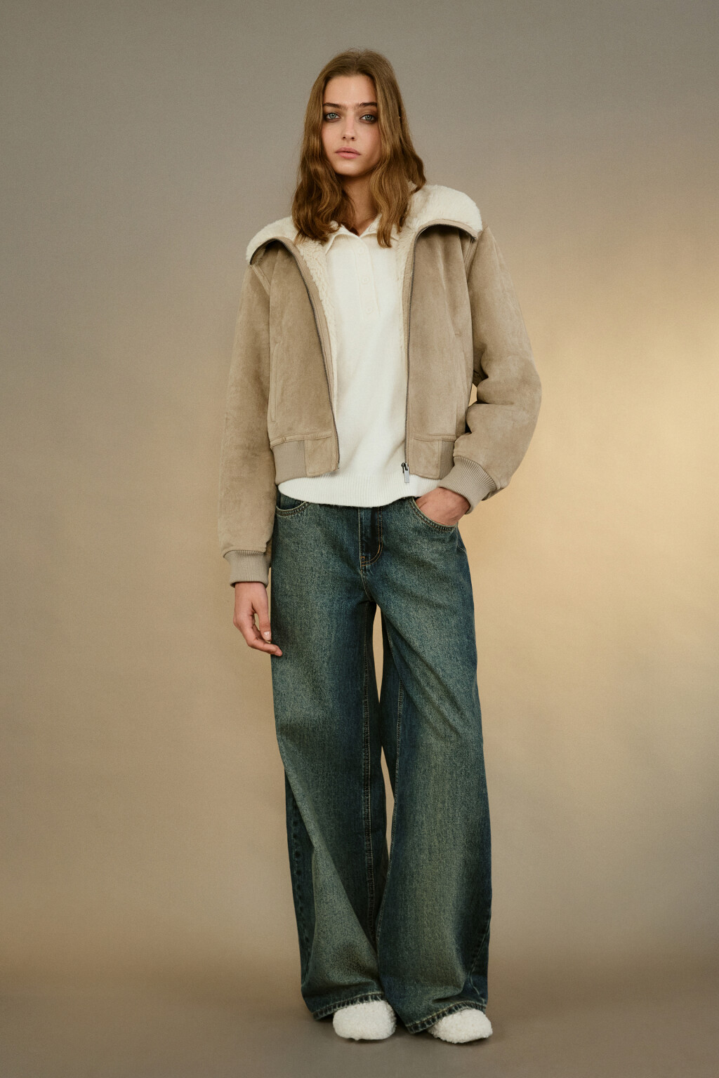 Куртка-бомбер с меховым воротником - цвет бежевый - 5