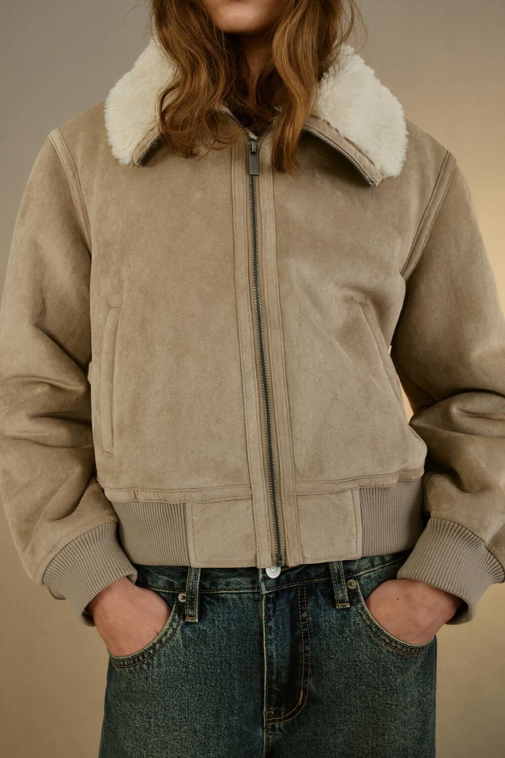 Куртка-бомбер с меховым воротником - цвет бежевый - 6