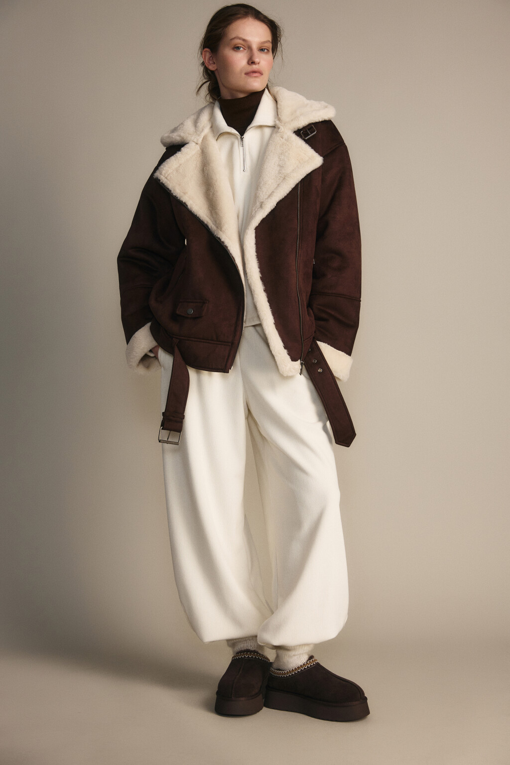 Дубленка-косуха с широким воротником - цвет коричневый - 4