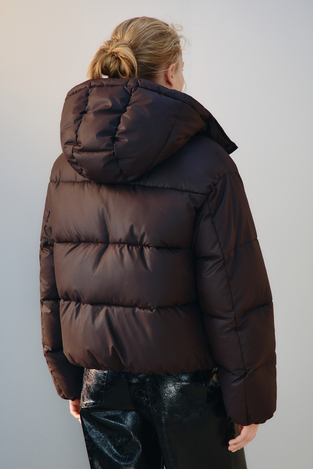 Куртка короткая стеганая с капюшоном - цвет коричневый - 3