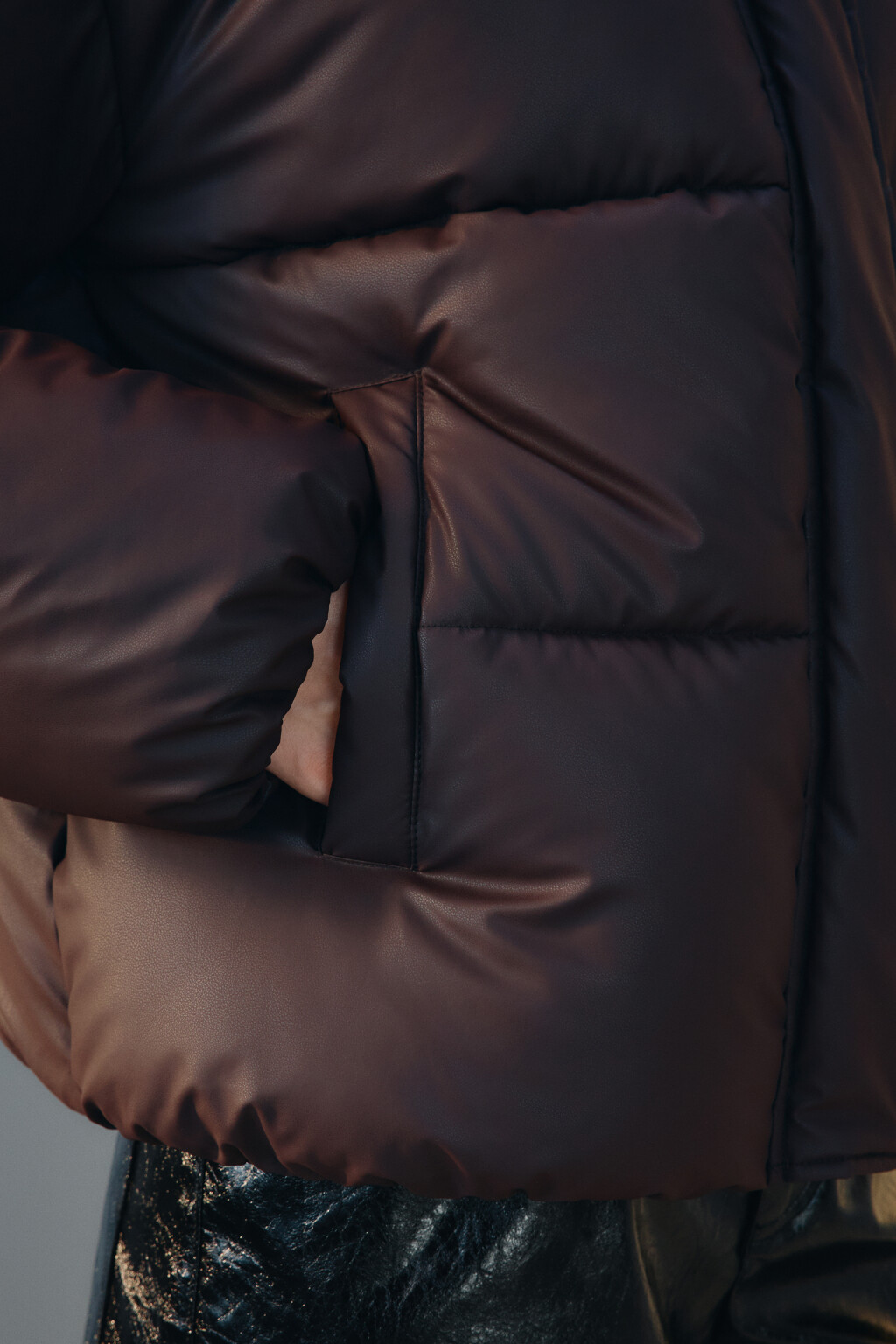 Куртка короткая стеганая с капюшоном - цвет коричневый - 6