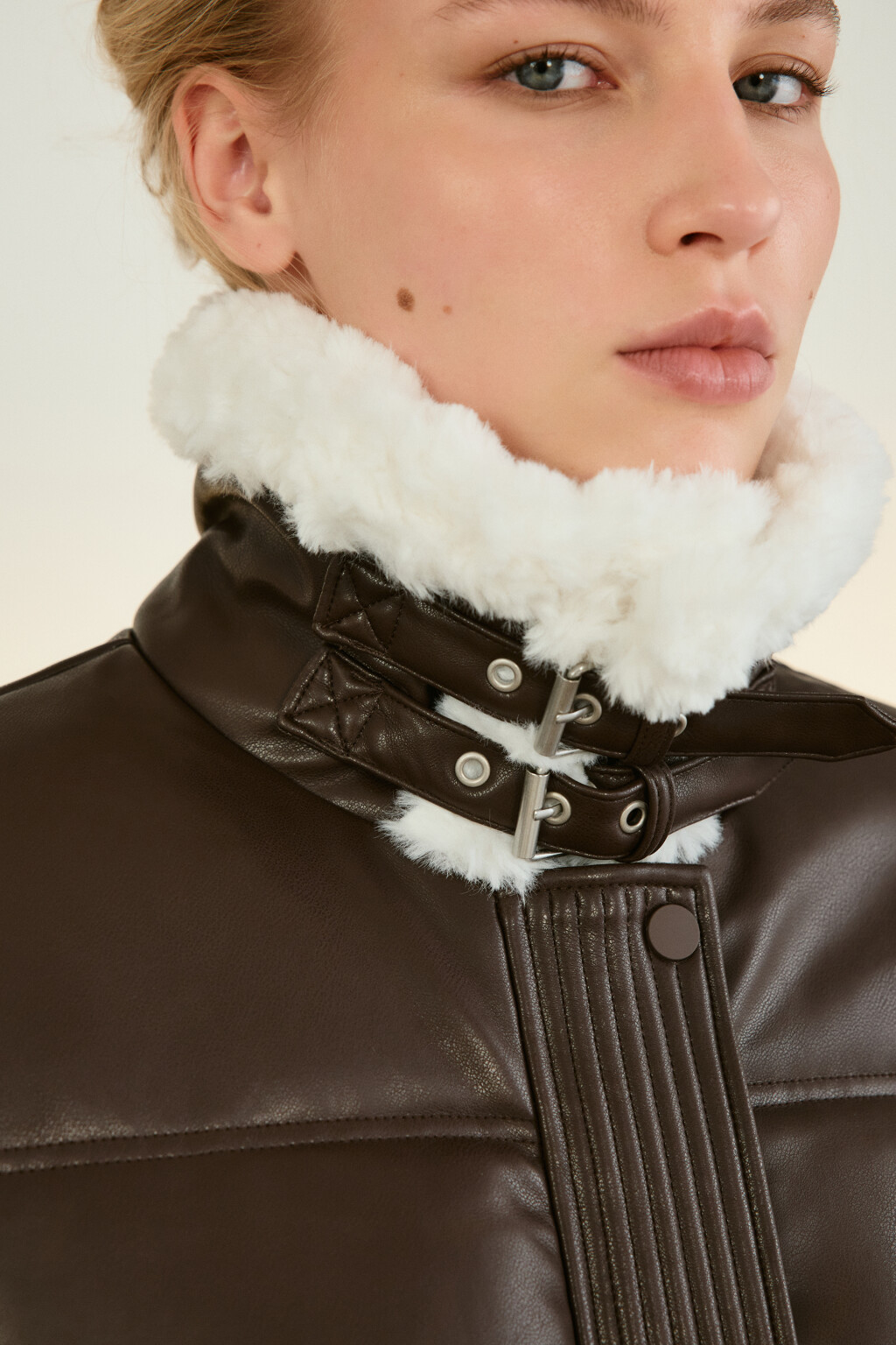 Куртка стеганая с воротником-авиатор - цвет коричневый - 5