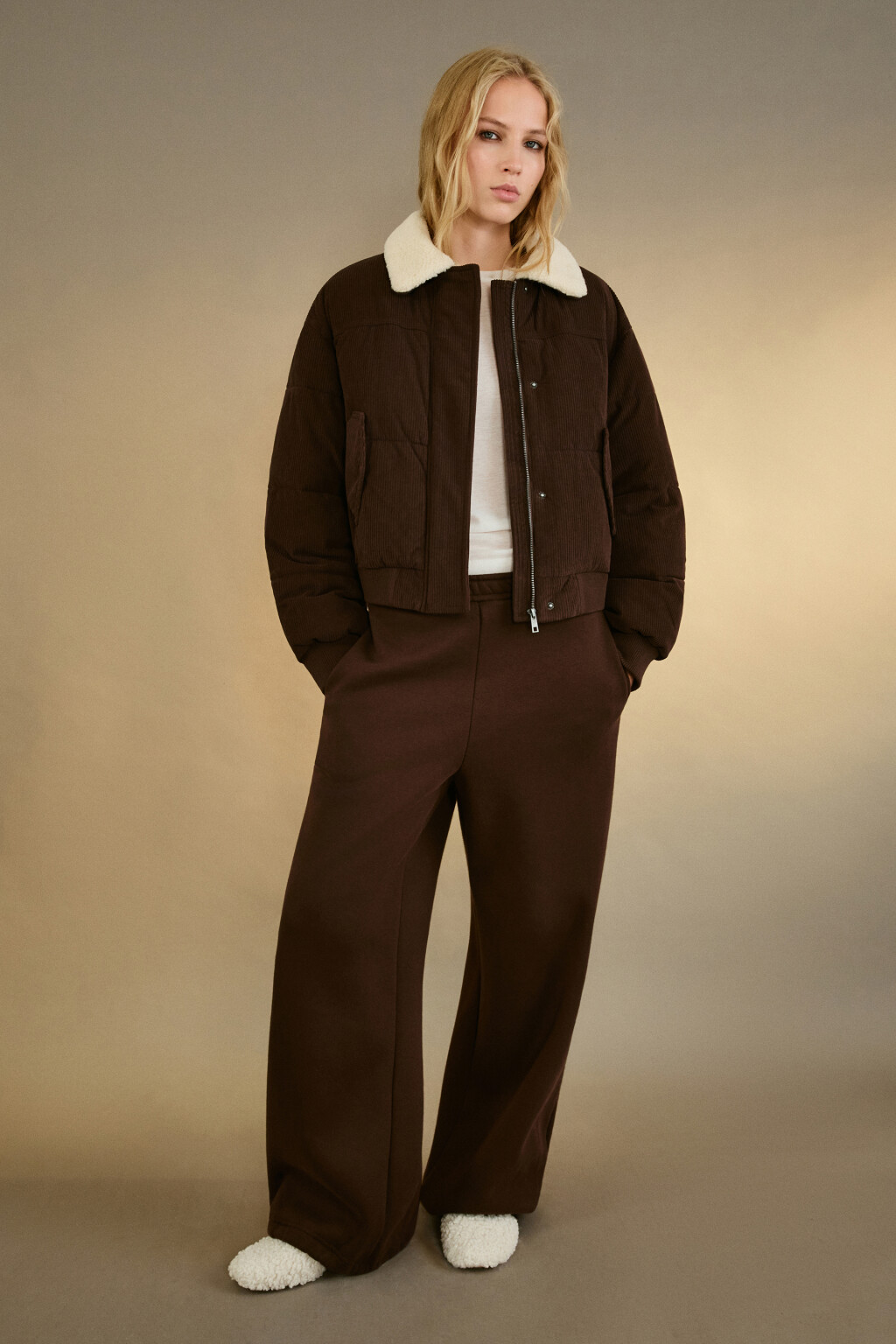 Куртка-бомбер стеганая вельветовая - цвет коричневый - 4