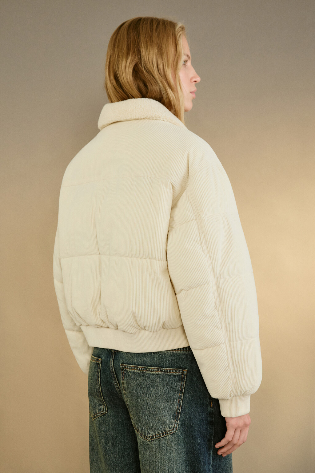 Куртка-бомбер стеганая вельветовая - цвет молочный - 3
