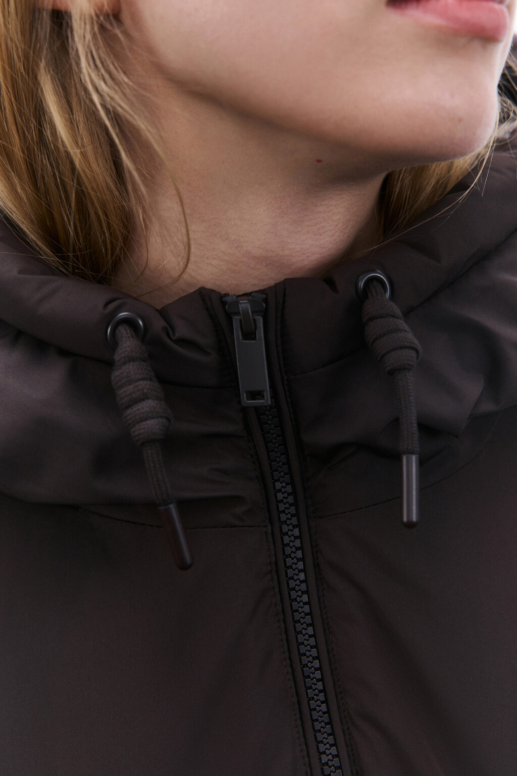 Куртка утепленная с капюшоном - цвет коричневый - 6