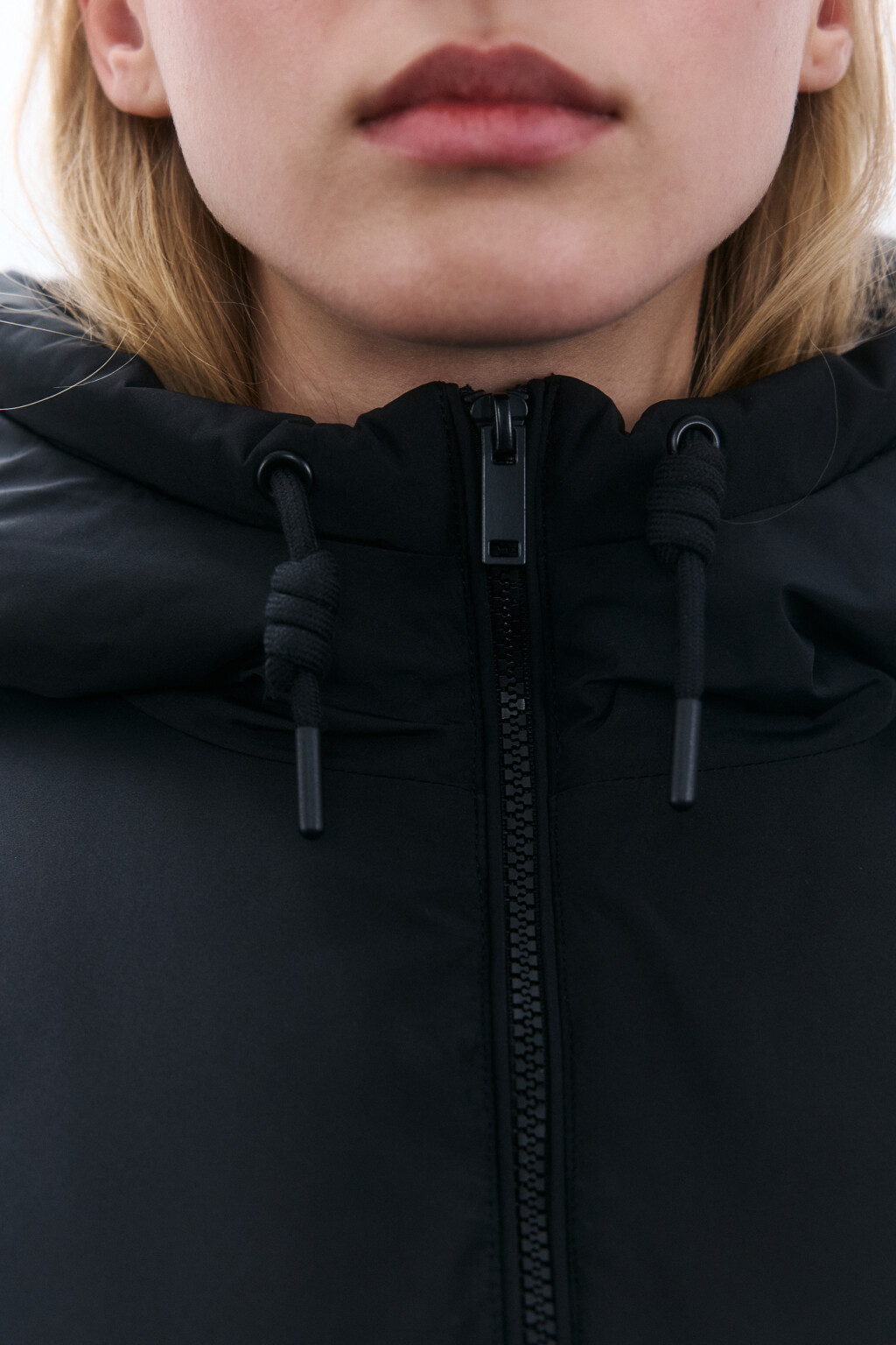 Куртка утепленная с капюшоном - цвет черный - 5