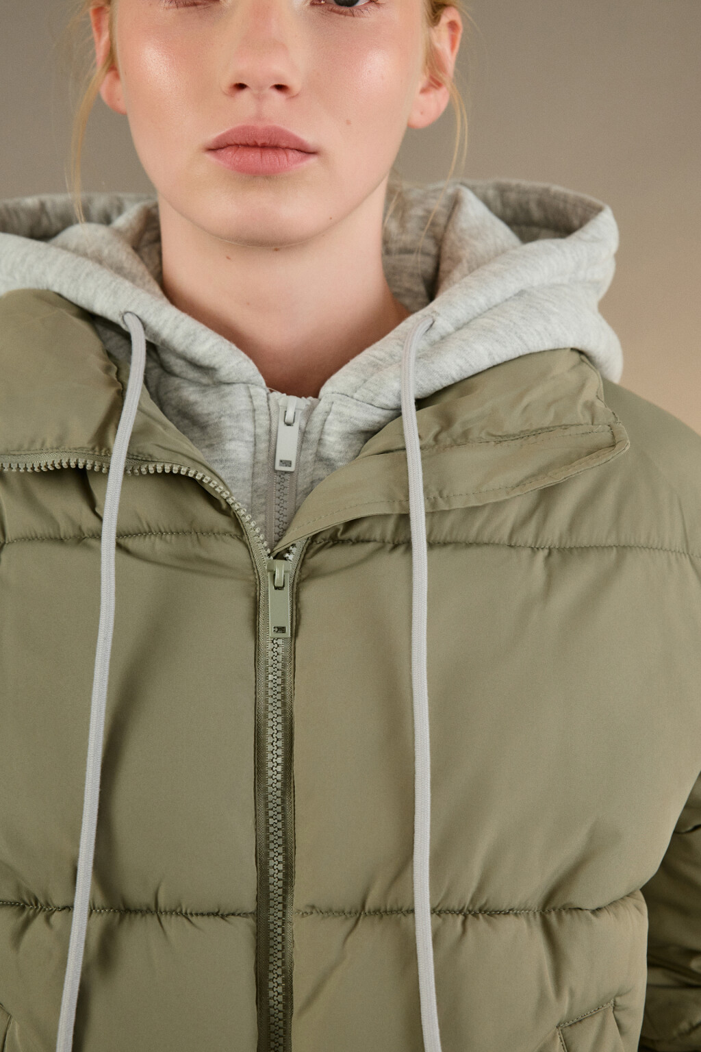 Куртка стеганая с трикотажным капюшоном - цвет зеленый - 5