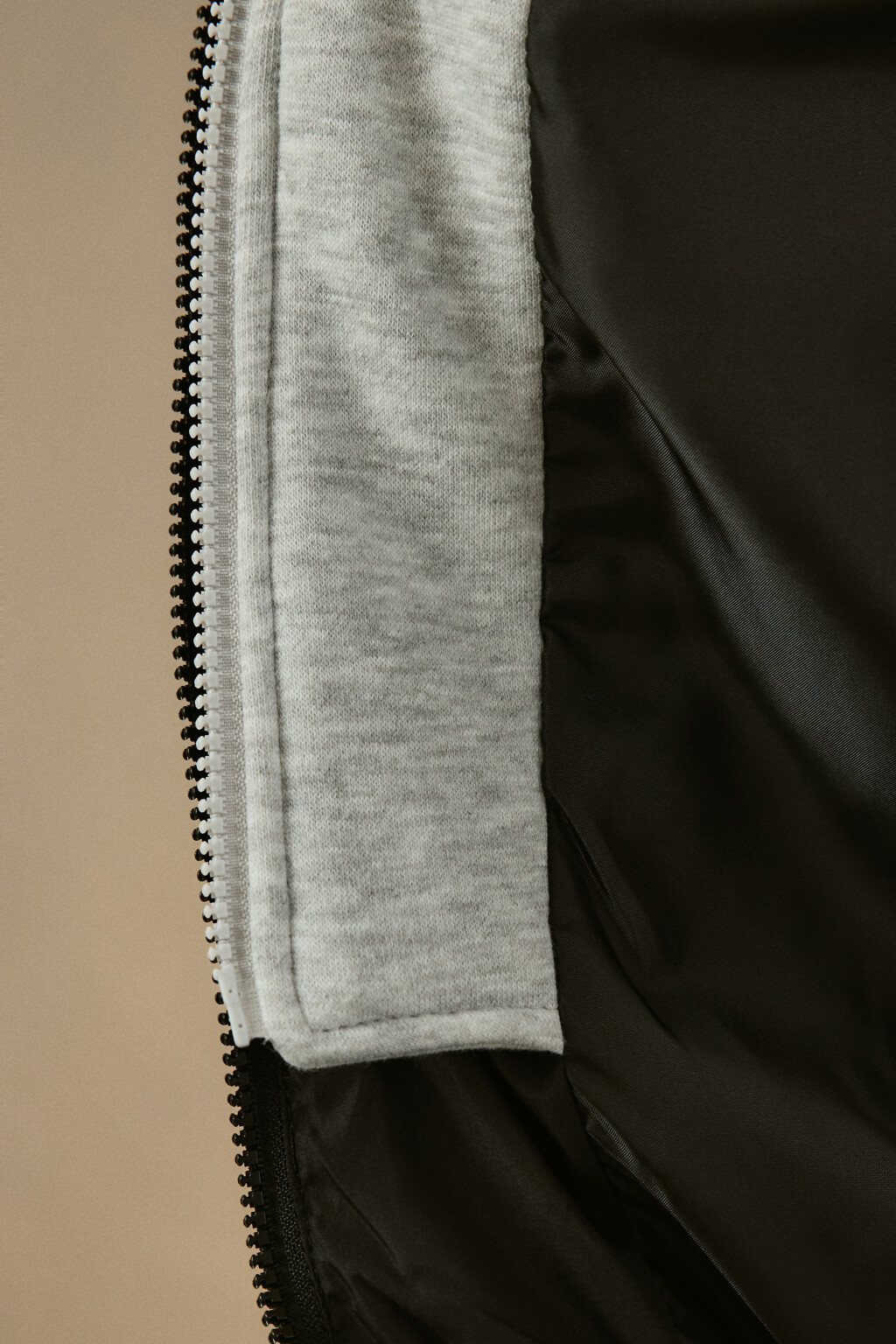 Куртка стеганая с трикотажным капюшоном - цвет черный - 7