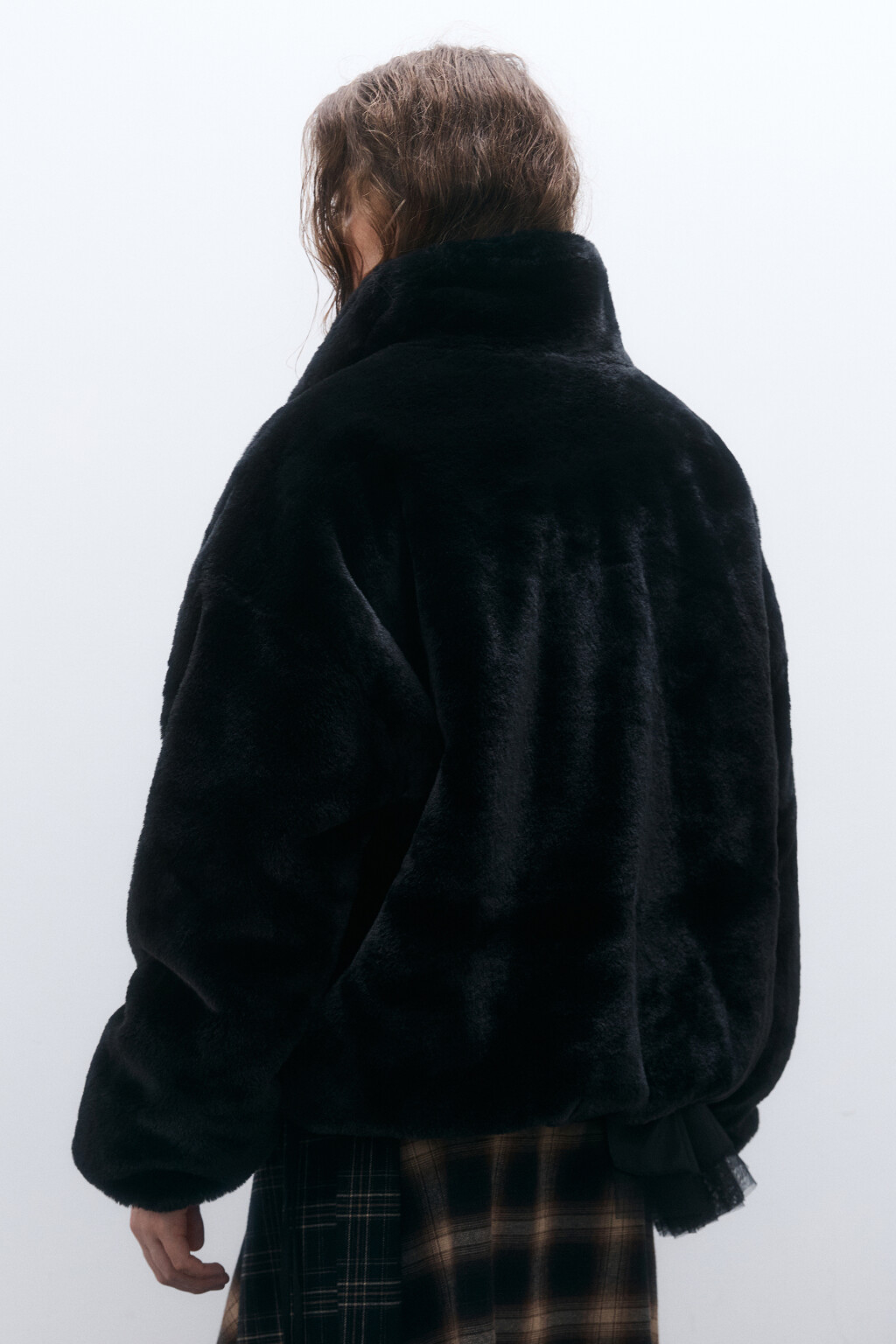 Куртка укороченная с меховой фактурой - цвет черный - 3