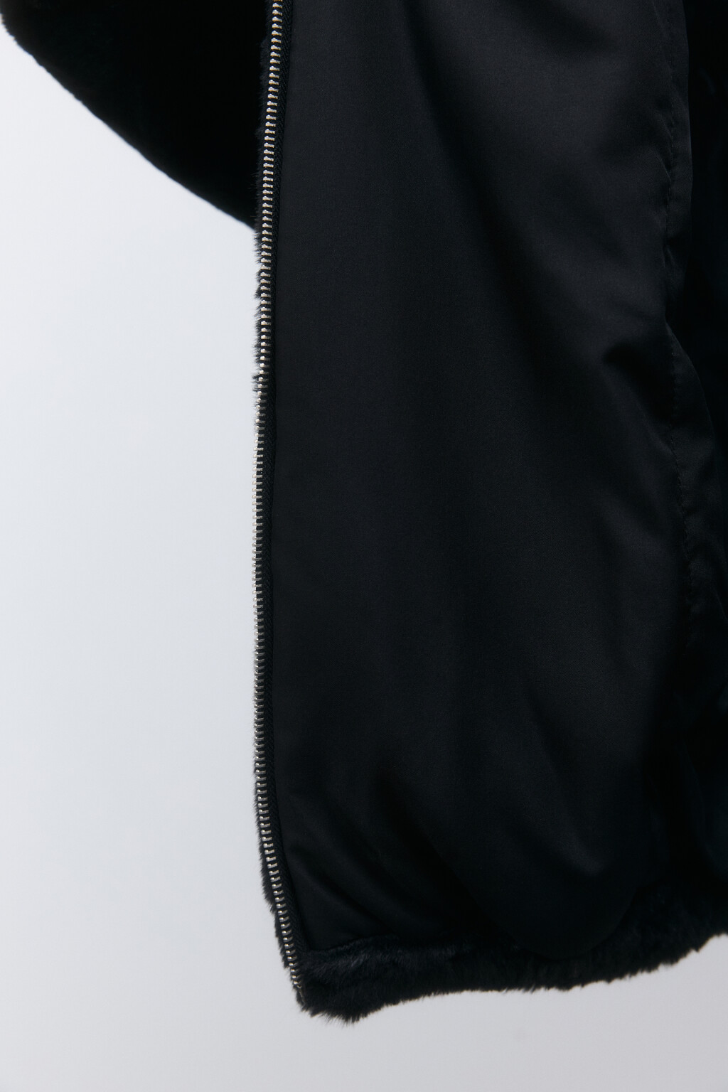 Куртка укороченная с меховой фактурой - цвет черный - 6