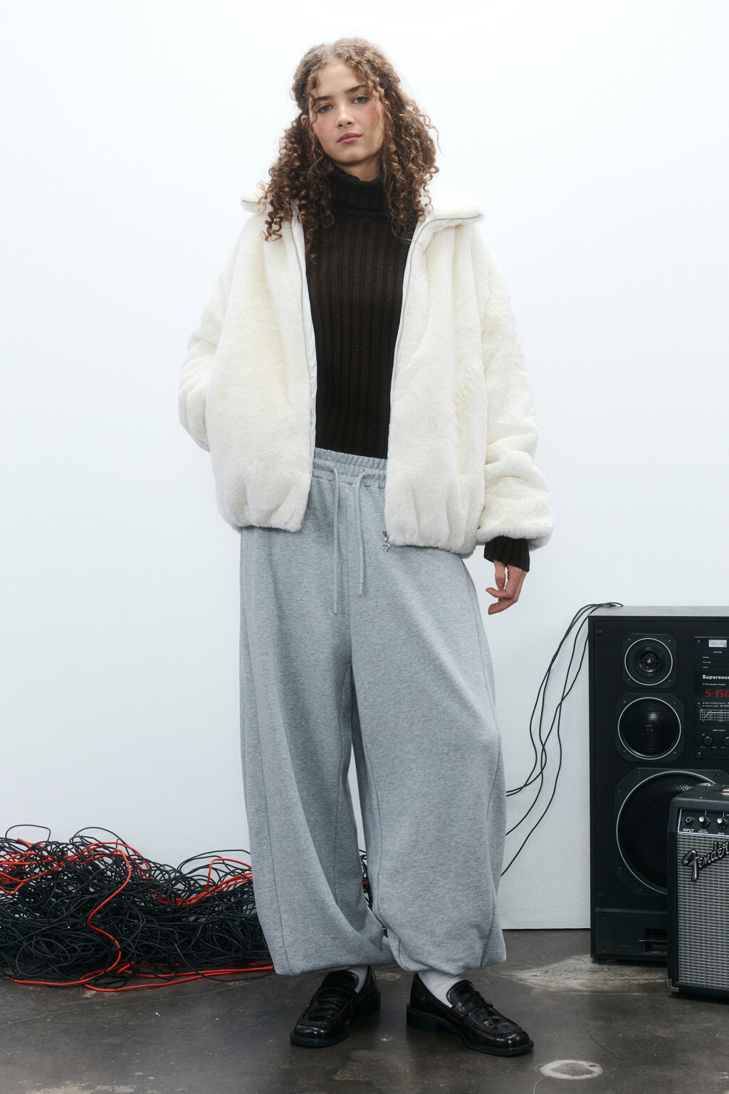 Куртка укороченная с меховой фактурой - цвет молочный - 4