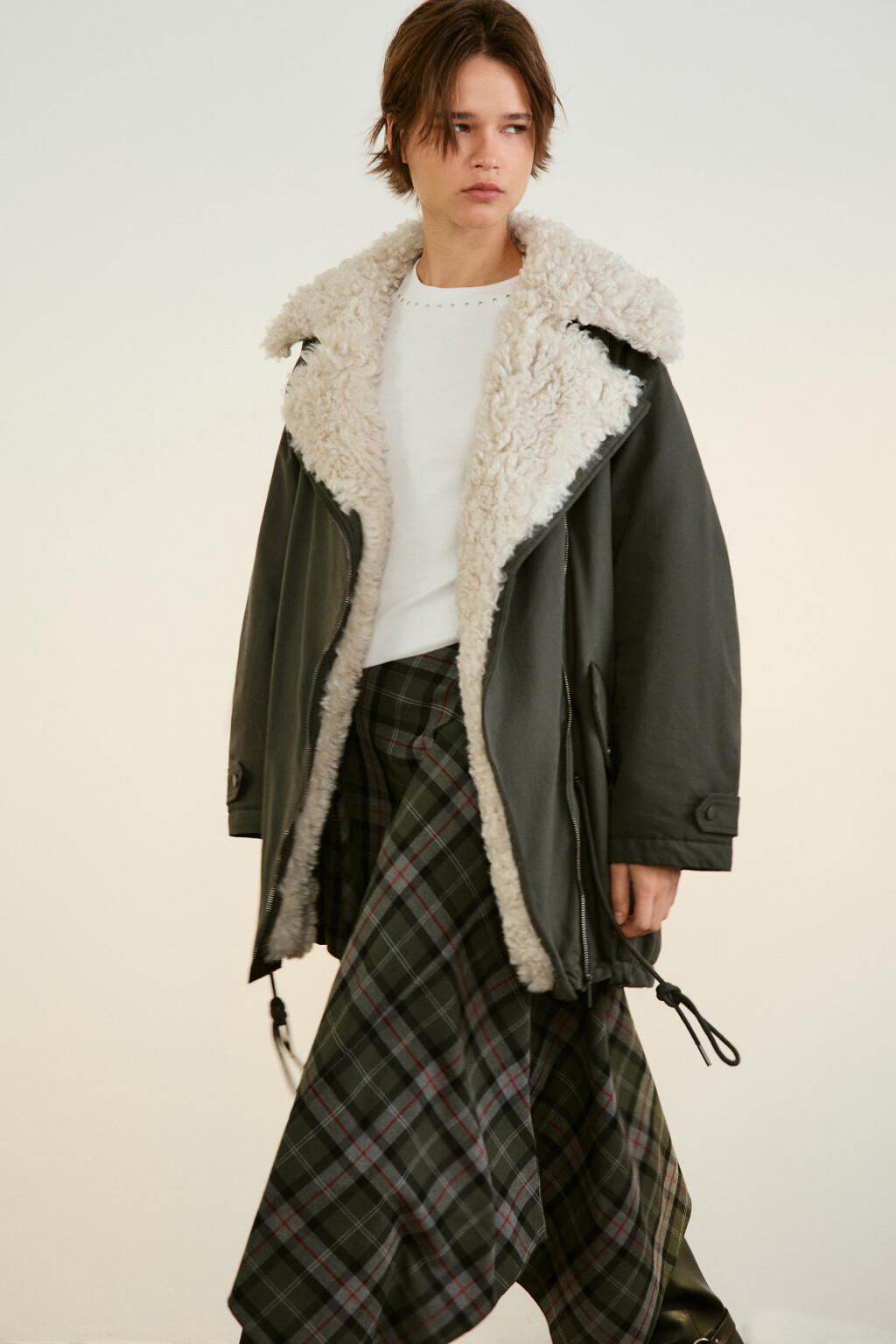 Куртка-парка с меховой отделкой - цвет зеленый - 2