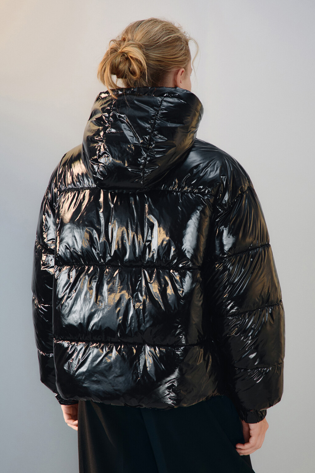 Куртка стеганая с лакированным эффектом - цвет черный - 4