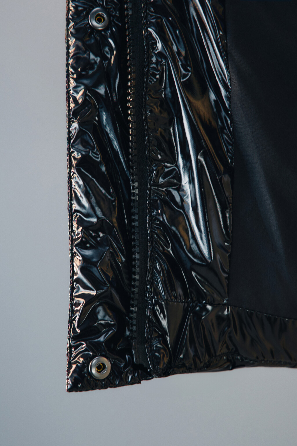 Куртка стеганая с лакированным эффектом - цвет черный - 8