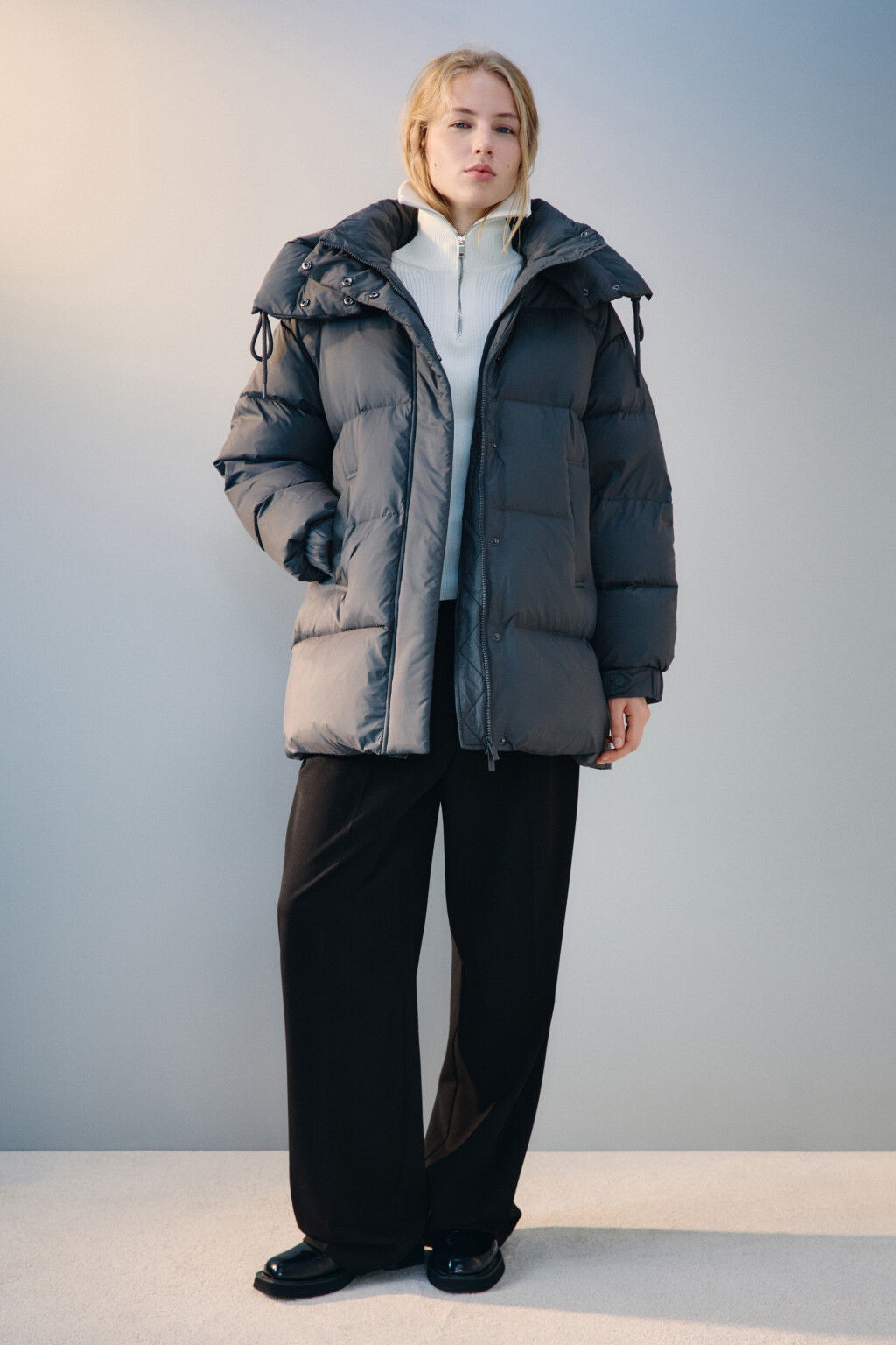 Пуховик на натуральном утеплителе - цвет серый - 4