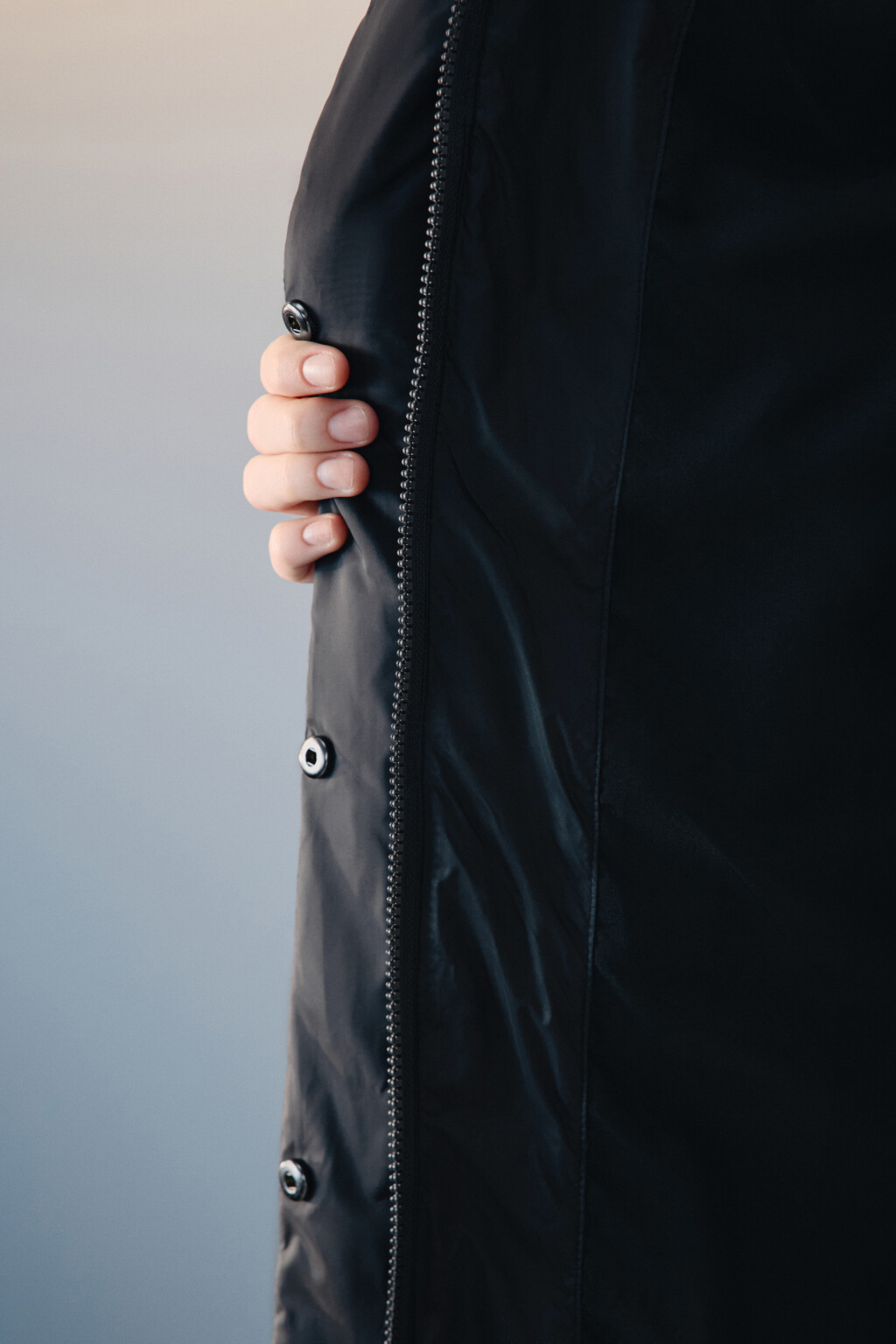 Пуховик на натуральном утеплителе - цвет черный - 7