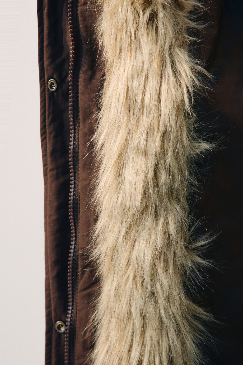 Куртка-парка удлиненная с опушкой - цвет коричневый - 8