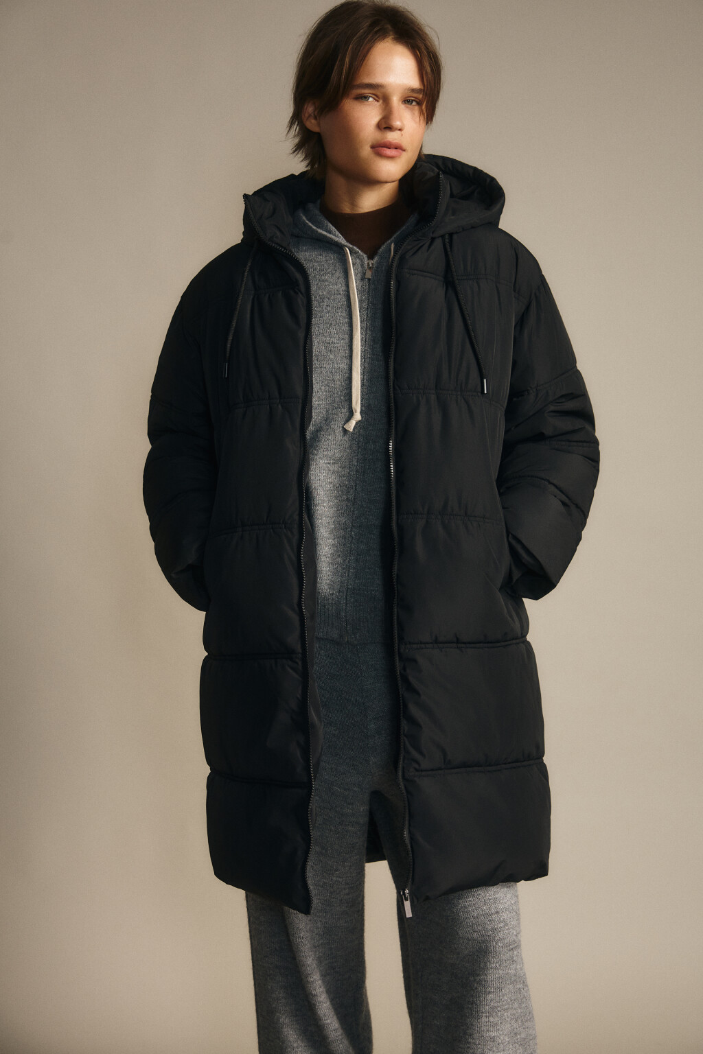 Куртка длинная стеганая с капюшоном - цвет черный - 1