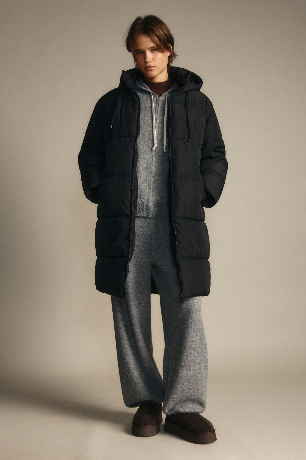 Куртка длинная стеганая с капюшоном - цвет черный - 4