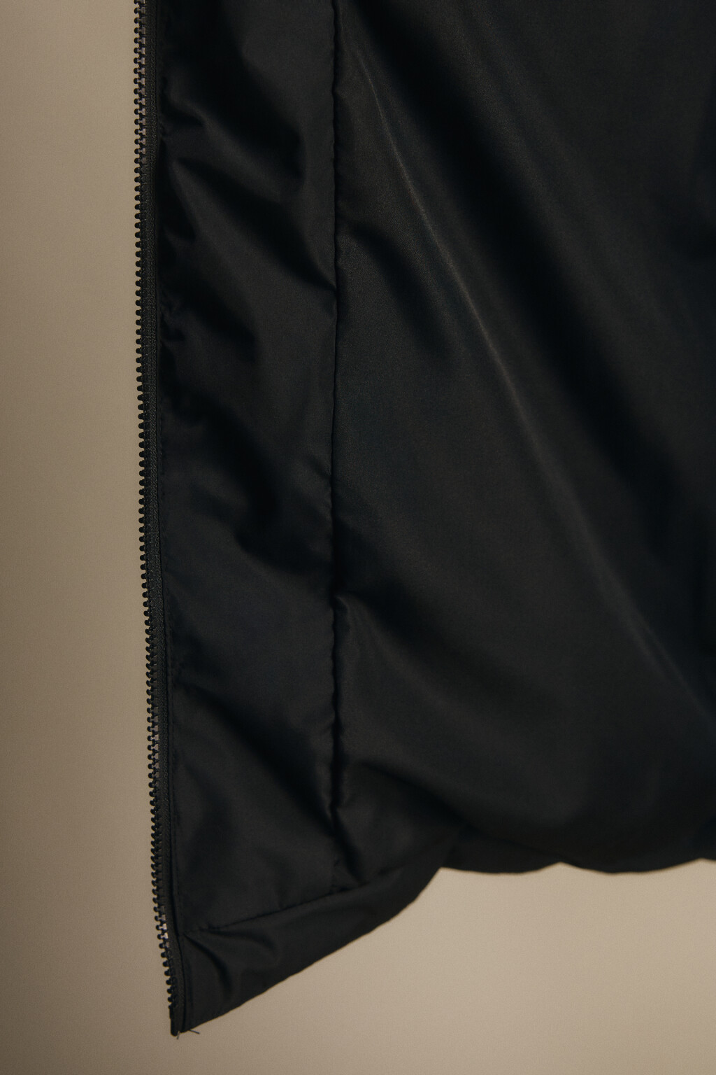 Куртка длинная стеганая с капюшоном - цвет черный - 7