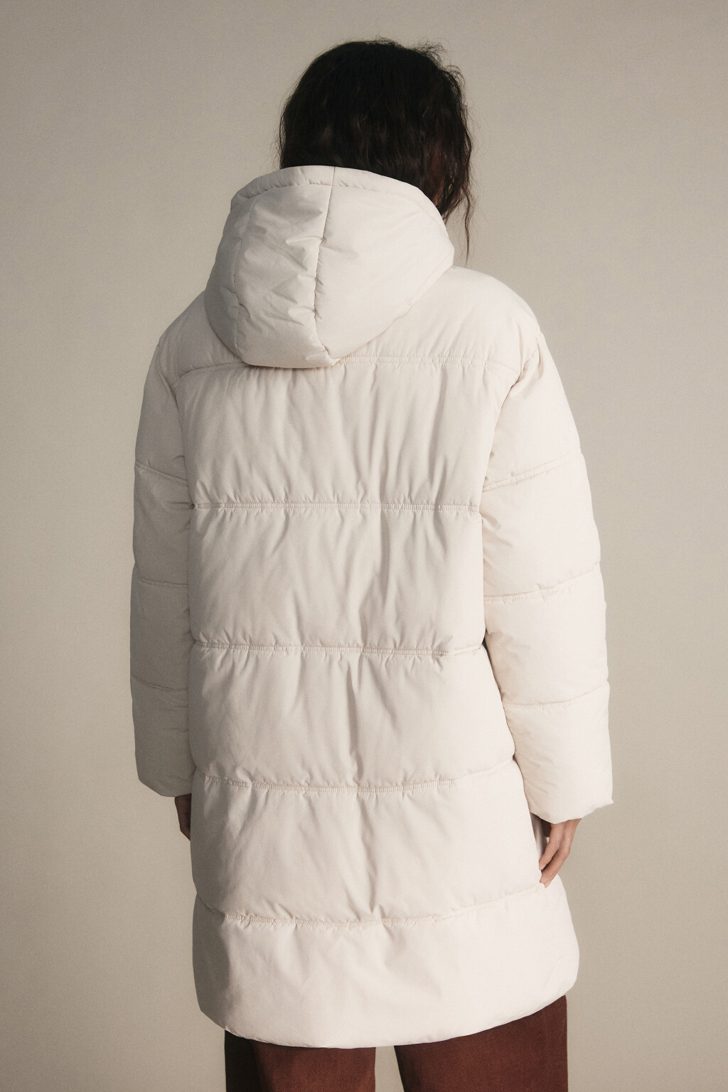 Куртка длинная стеганая с капюшоном - цвет молочный - 3