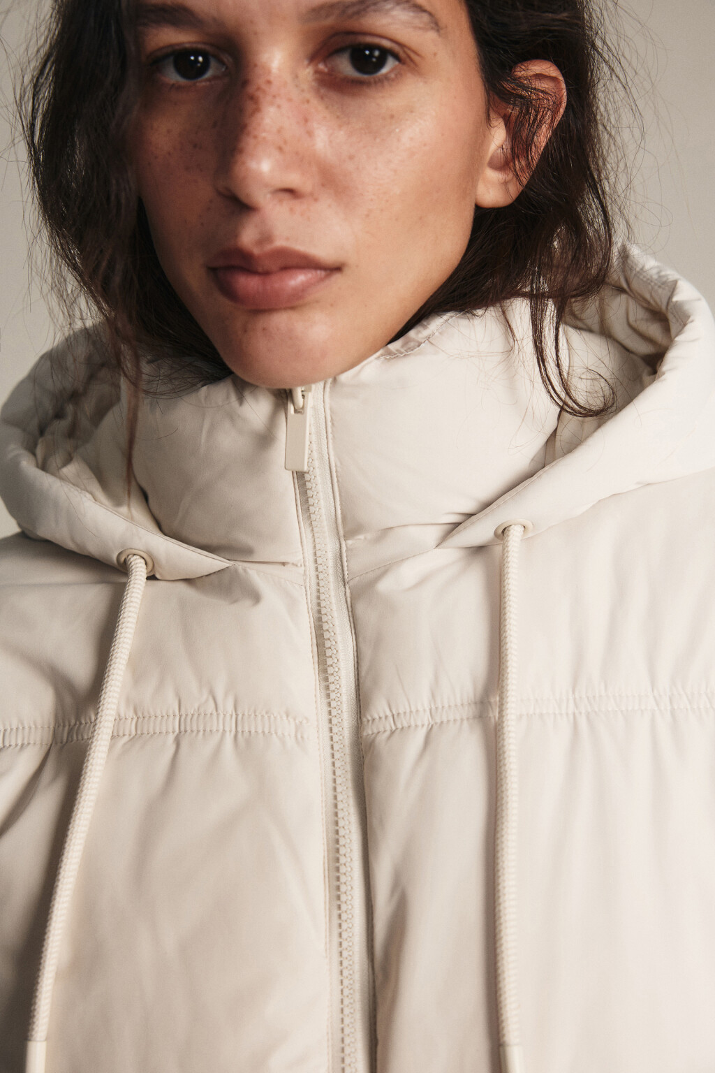 Куртка длинная стеганая с капюшоном - цвет молочный - 5