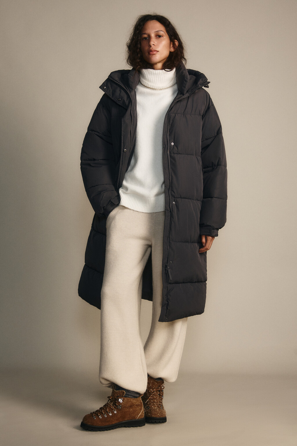 Пальто стеганое с теплым капюшоном - цвет серый - 4