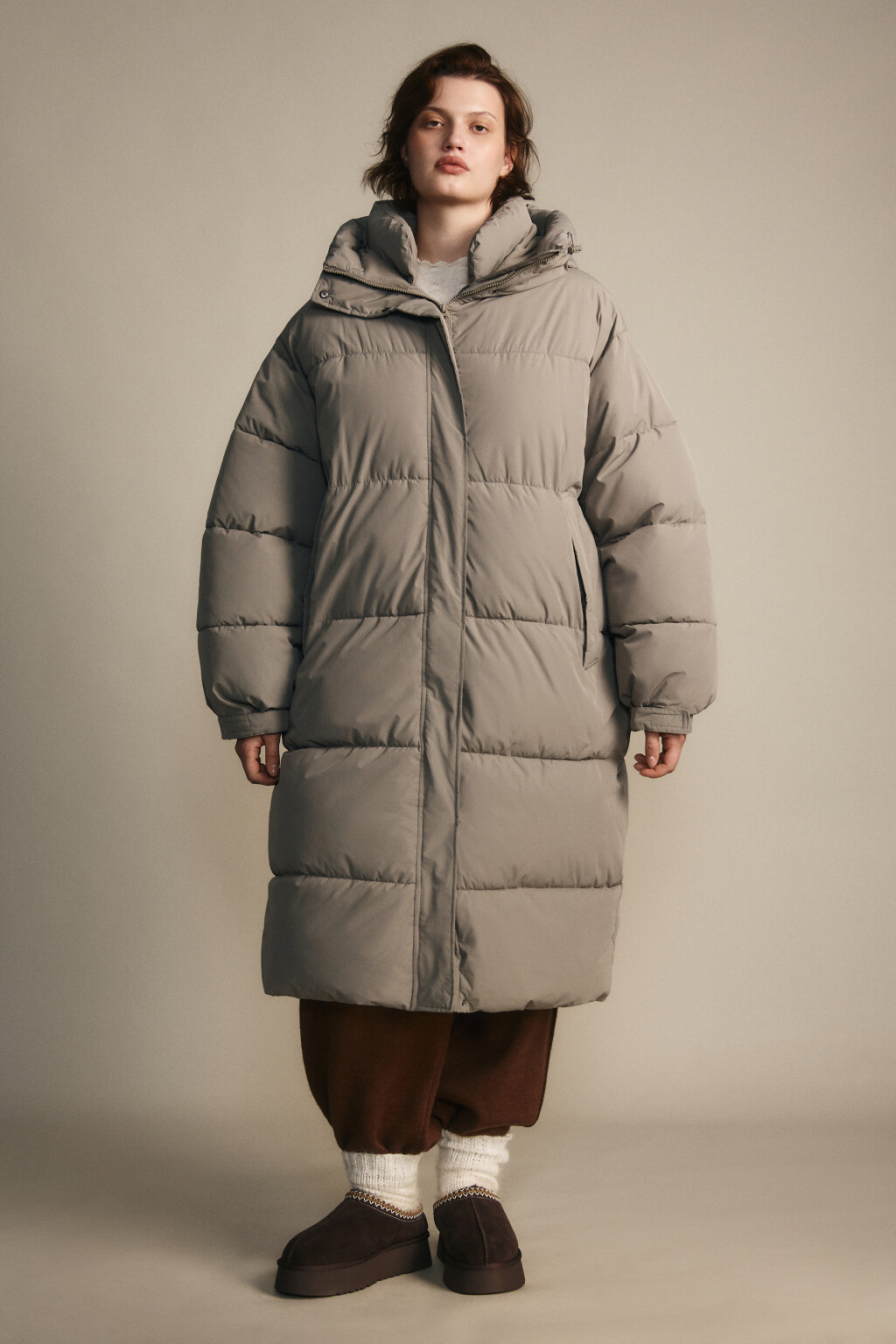 Пальто стеганое с теплым капюшоном - цвет бежевый - 2