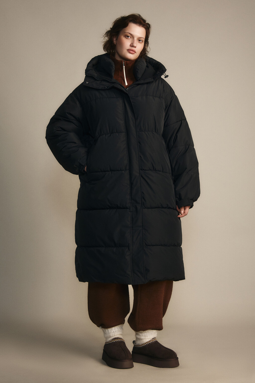 Пальто стеганое с теплым капюшоном - цвет черный - 2